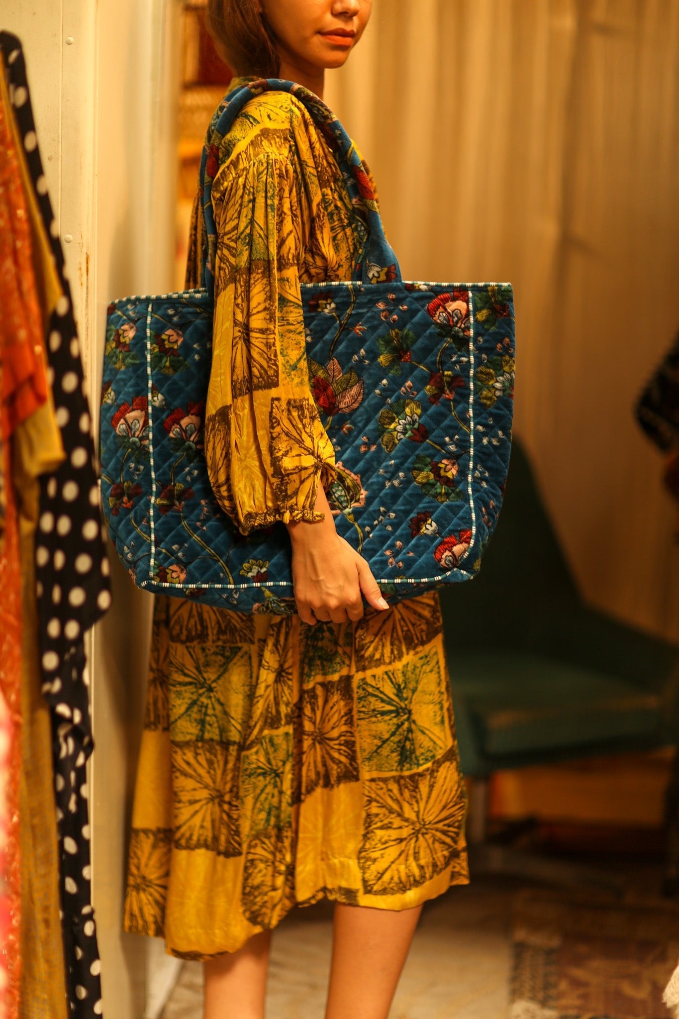 KALI VELVET BAG L BLUE FLORAL - BANGKOK TAILOR CLOTHING STORE - HANDMADE CLOTHING