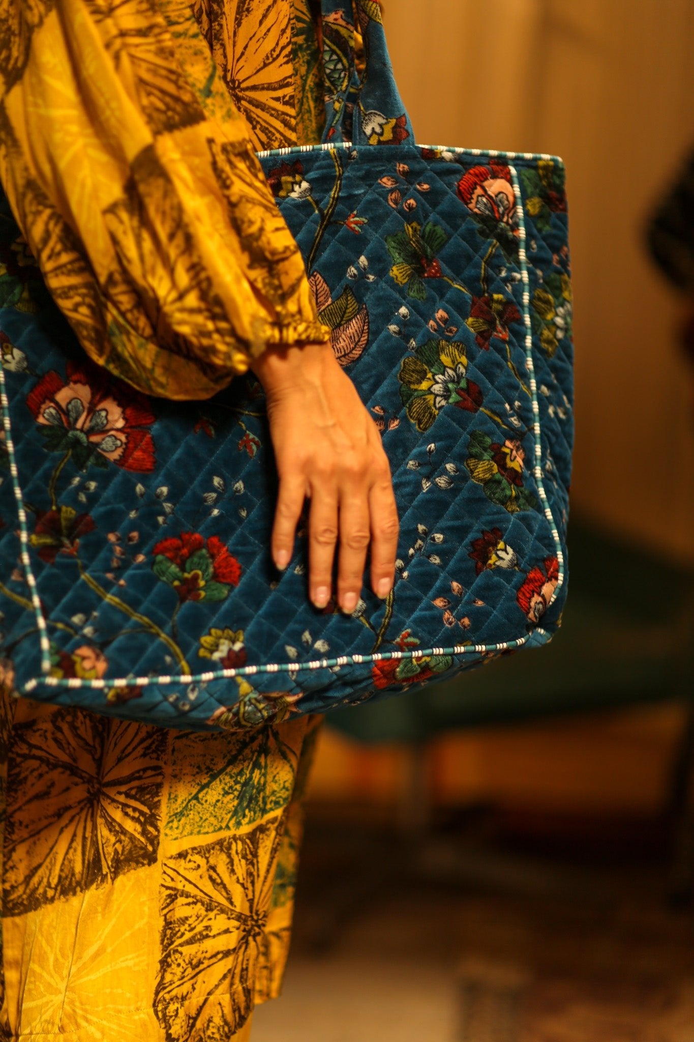 KALI VELVET BAG L BLUE FLORAL - BANGKOK TAILOR CLOTHING STORE - HANDMADE CLOTHING