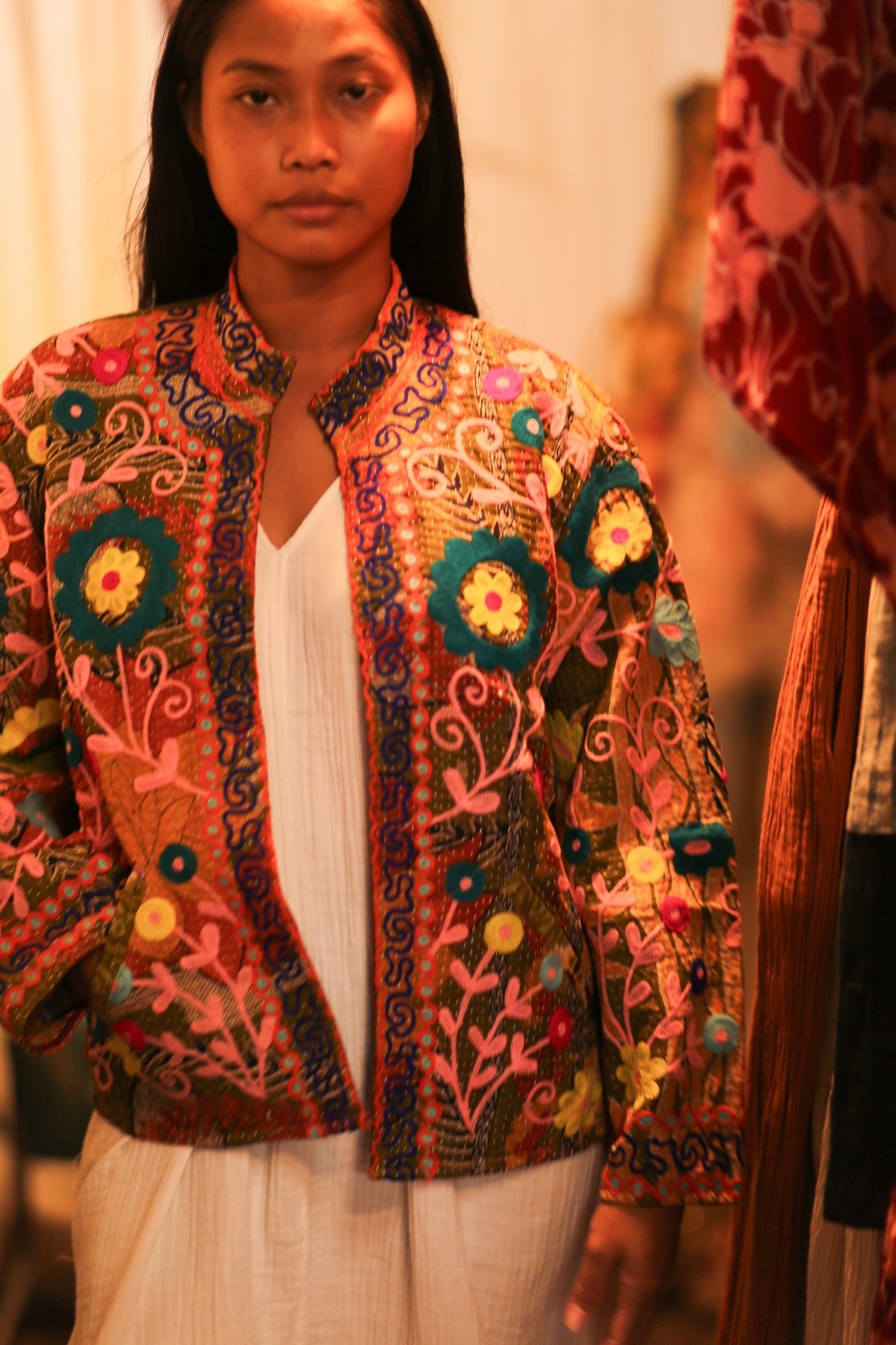 KANTHA EMBROIDERED JACKET INGRID HUGS - BANGKOK TAILOR CLOTHING STORE - HANDMADE CLOTHING