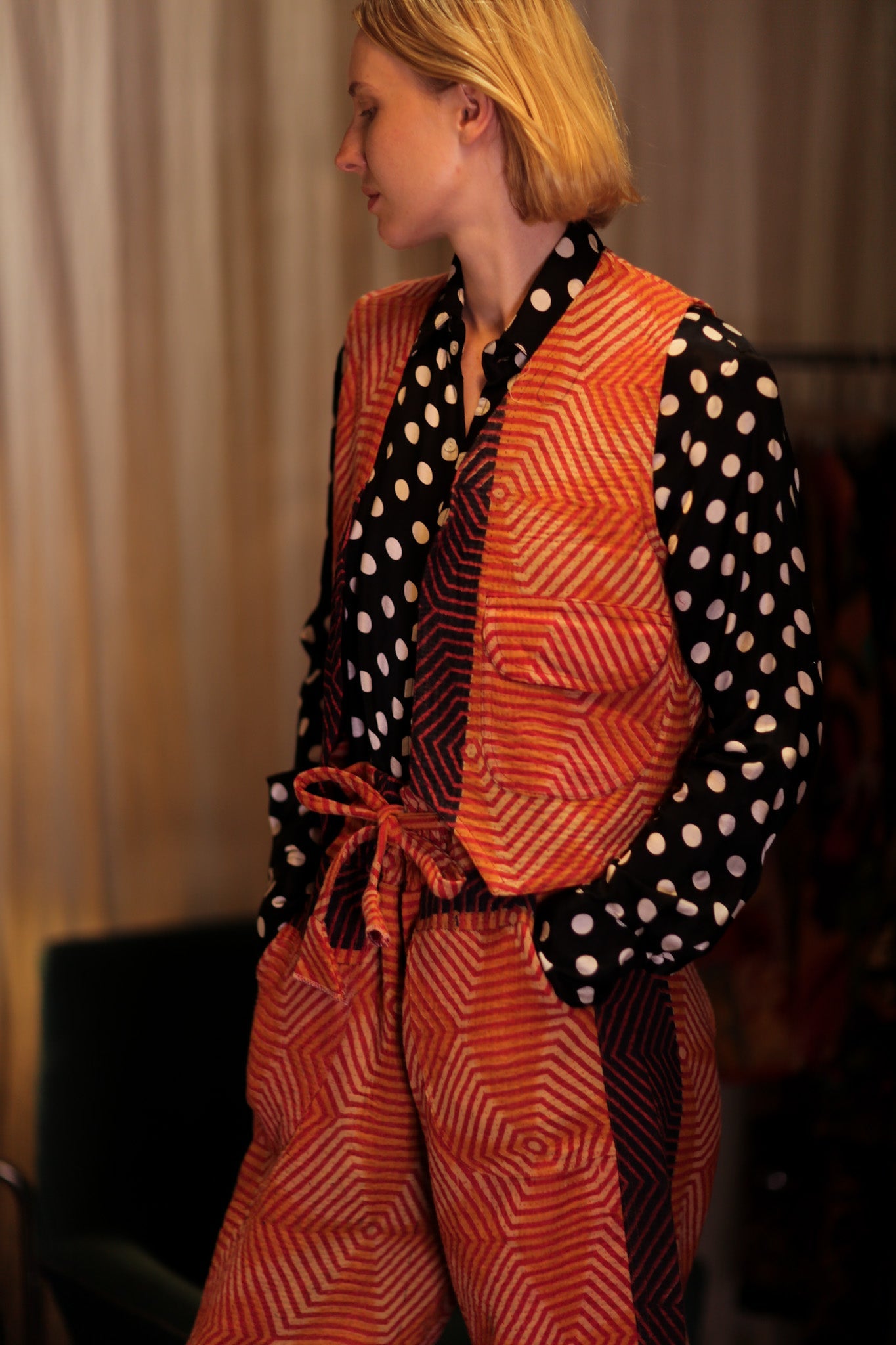 MARLENE KANTHA GILET CARROT - BANGKOK TAILOR CLOTHING STORE - HANDMADE CLOTHING