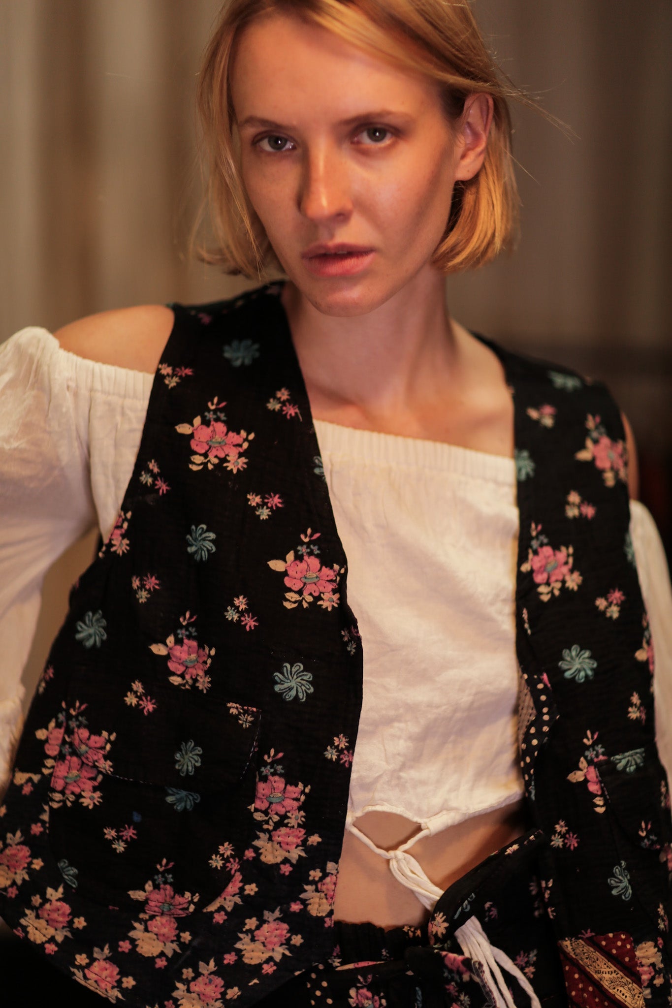 MARLENE KANTHA GILET MINI BOUQUET - BANGKOK TAILOR CLOTHING STORE - HANDMADE CLOTHING