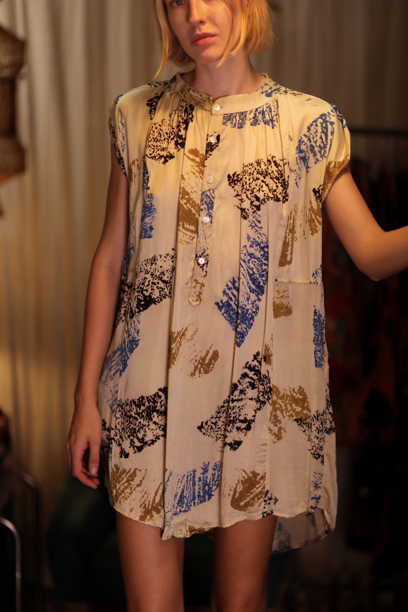 MARY SILK DRESS WHITE ARTIST - BANGKOK TAILOR CLOTHING STORE - HANDMADE CLOTHING