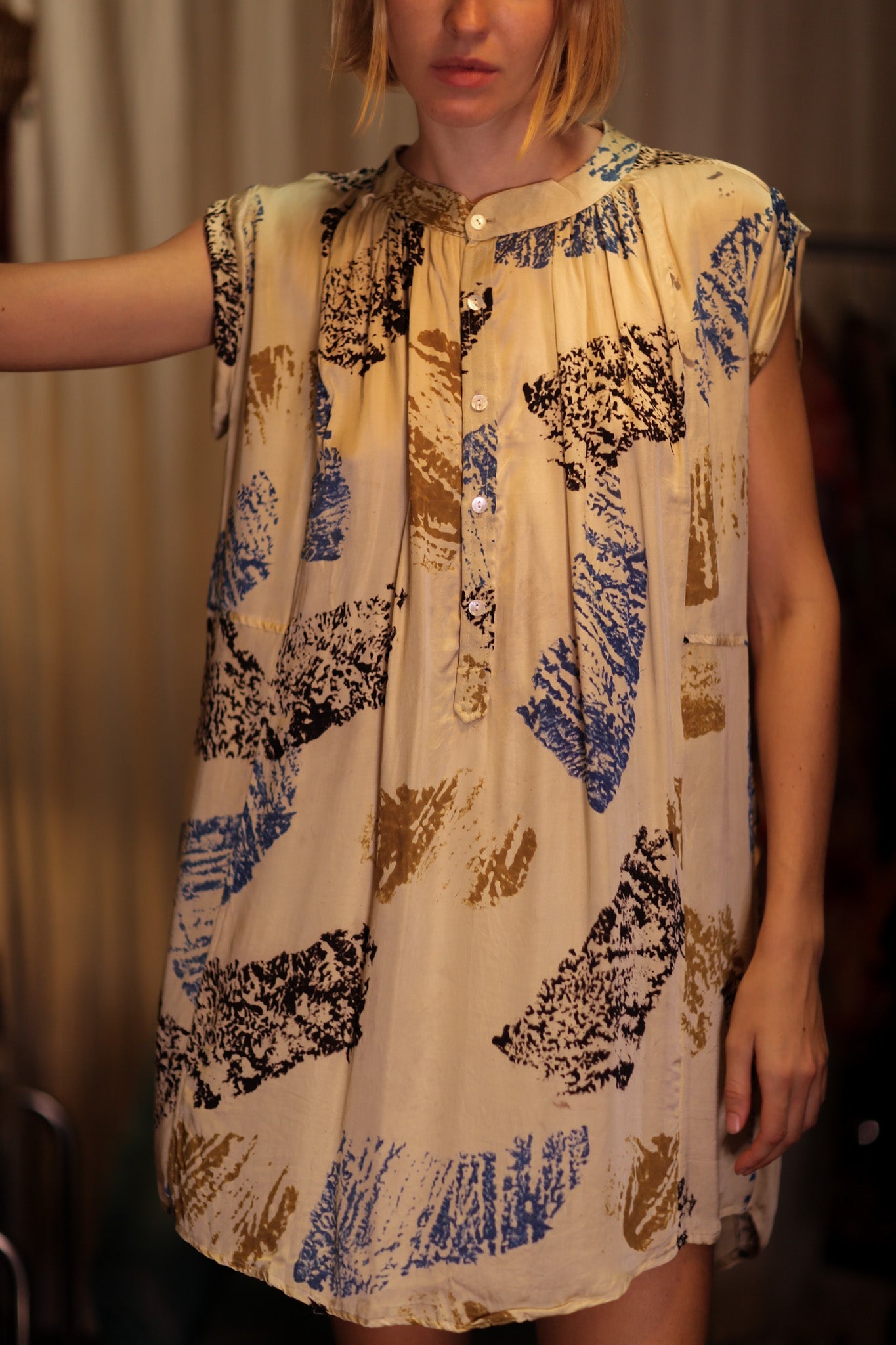 MARY SILK DRESS WHITE ARTIST - BANGKOK TAILOR CLOTHING STORE - HANDMADE CLOTHING