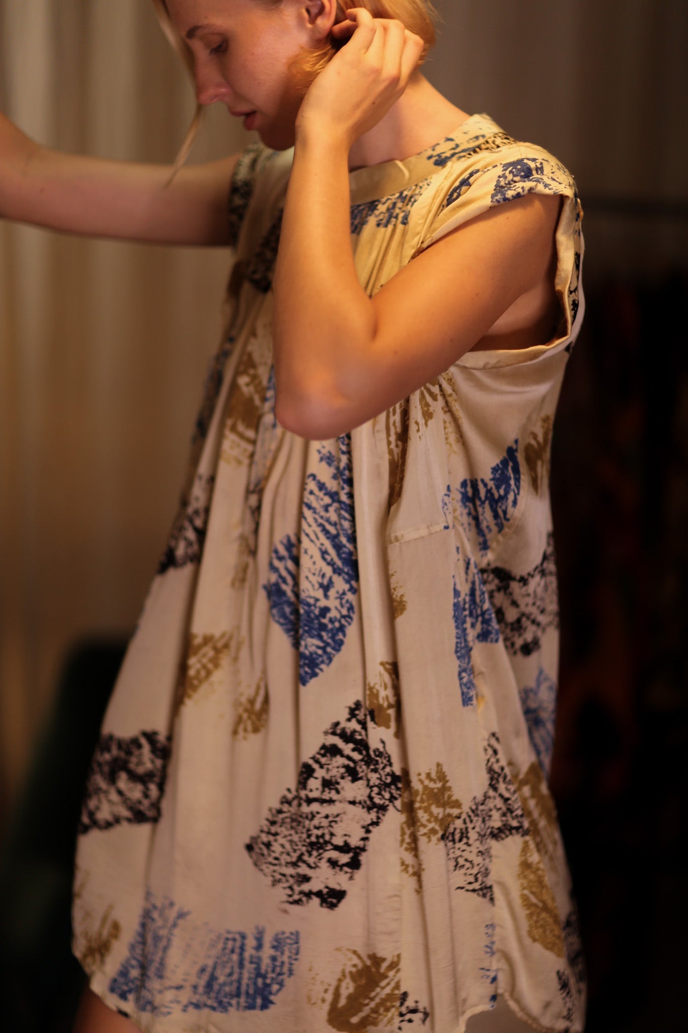 MARY SILK DRESS WHITE ARTIST - BANGKOK TAILOR CLOTHING STORE - HANDMADE CLOTHING