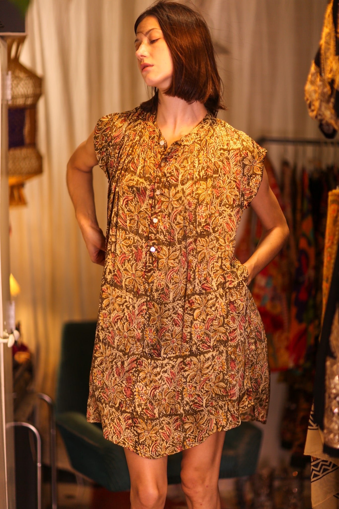 MARY SILK MEDARIN - BANGKOK TAILOR CLOTHING STORE - HANDMADE CLOTHING