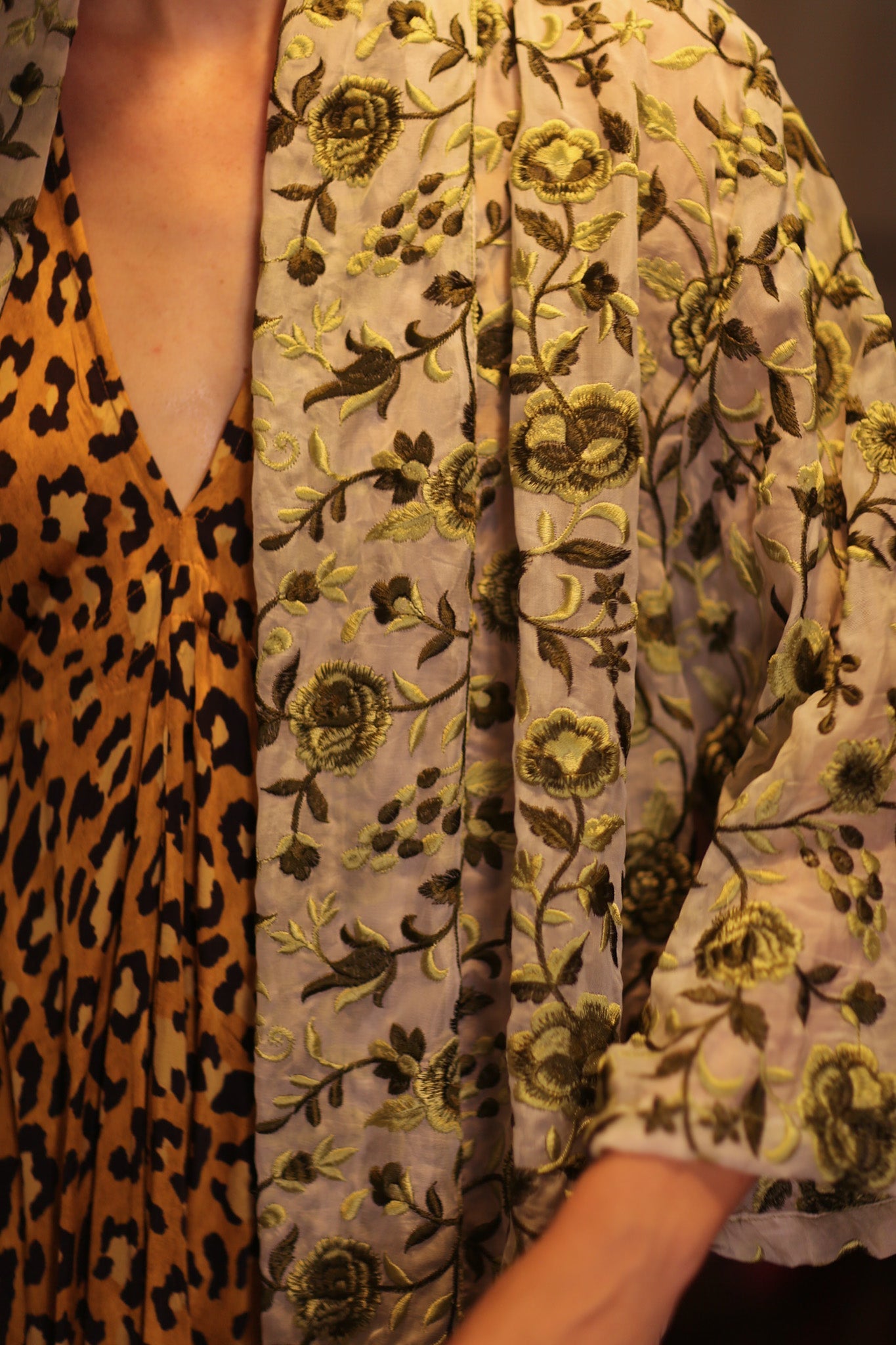 MINTY EMBROIDERED SHORT KIMONO GREEN BOUQUET - BANGKOK TAILOR CLOTHING STORE - HANDMADE CLOTHING