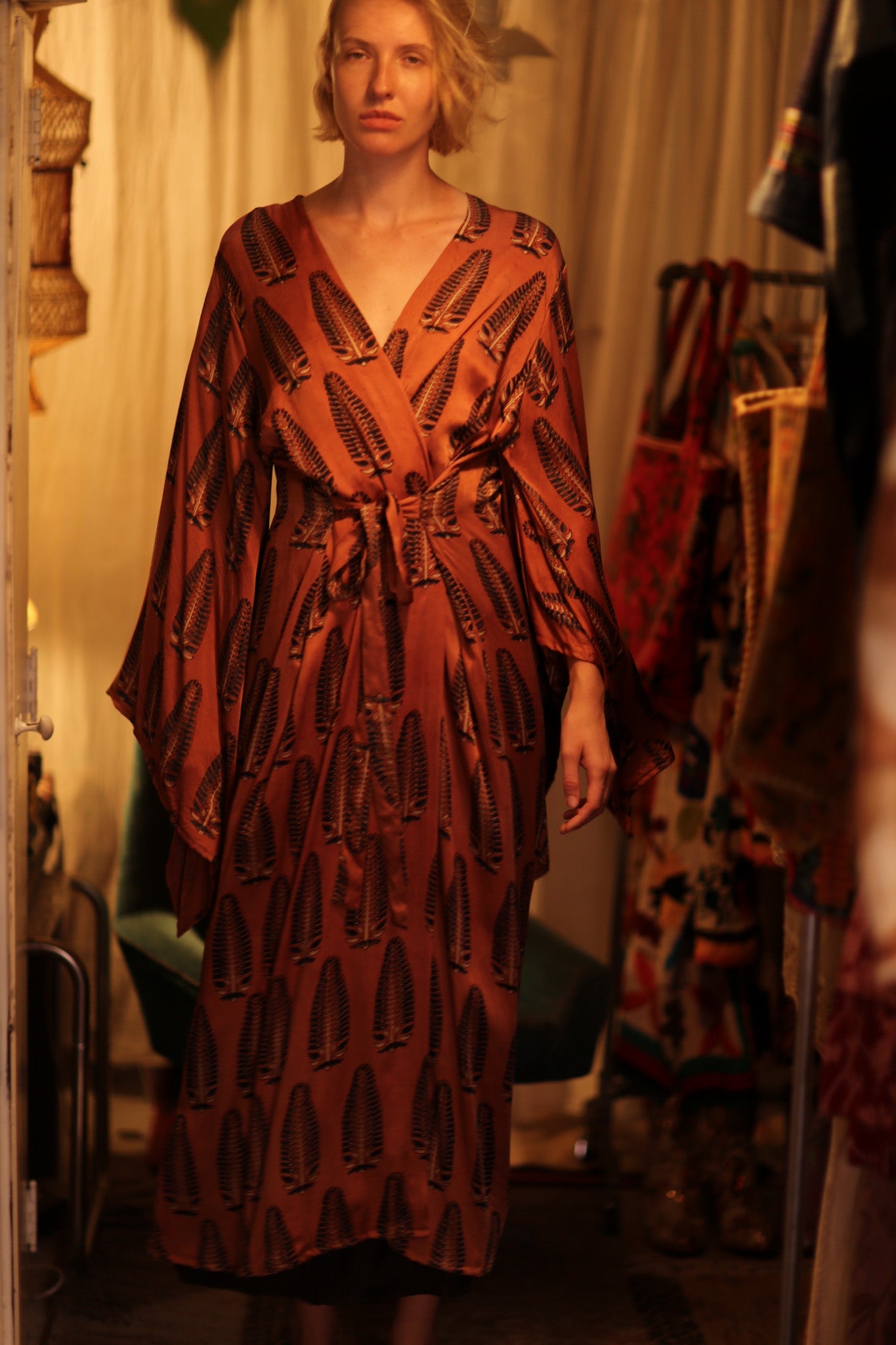 PINA SILK KIMONO BROWN FEATHER - BANGKOK TAILOR CLOTHING STORE - HANDMADE CLOTHING