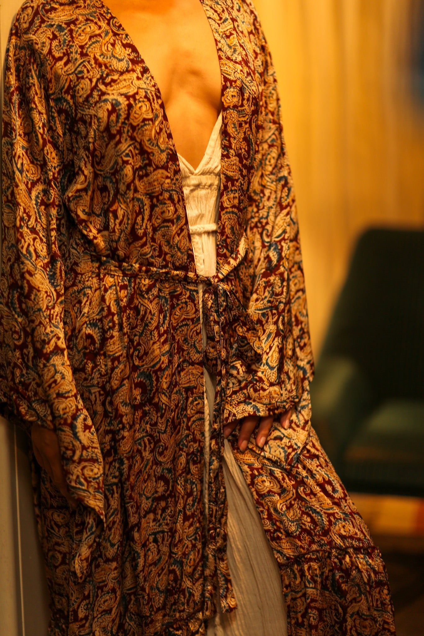 PINA SILK KIMONO CARNIVORE BURGUNDY - BANGKOK TAILOR CLOTHING STORE - HANDMADE CLOTHING