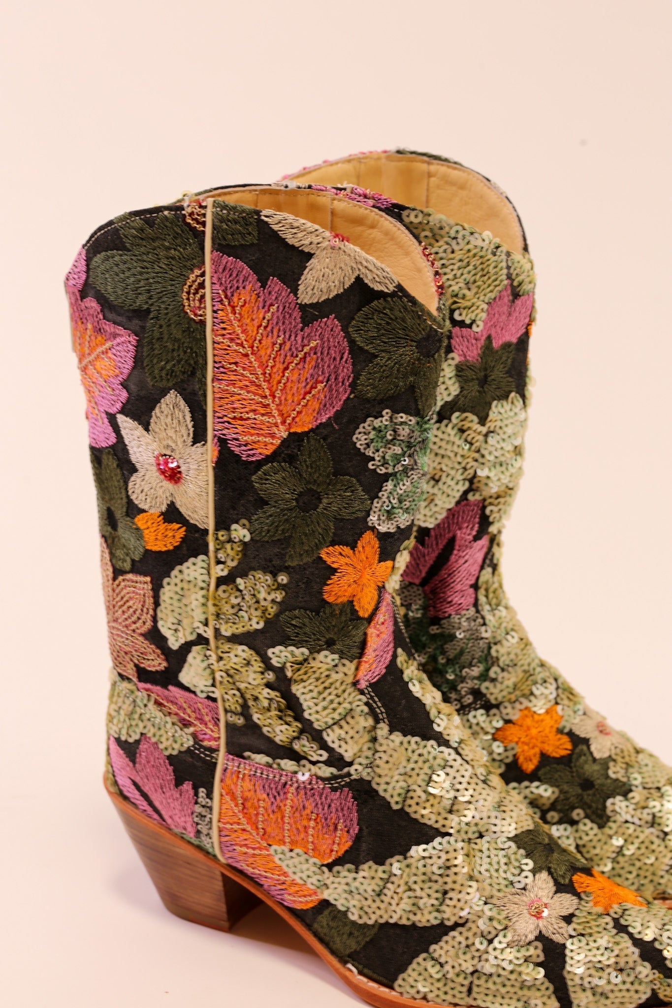 SEQUIN EMBROIDERED WESTERN BOOT LOERI - BANGKOK TAILOR CLOTHING STORE - HANDMADE CLOTHING