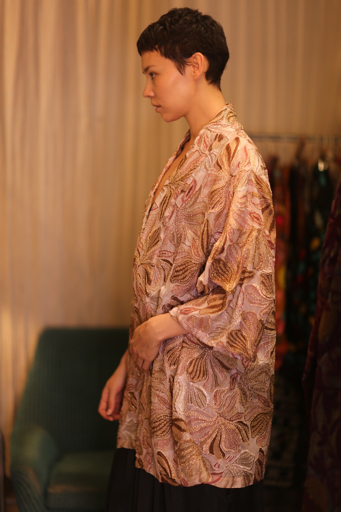 SHORT EMBROIDERED KIMONO LINDA - BANGKOK TAILOR CLOTHING STORE - HANDMADE CLOTHING