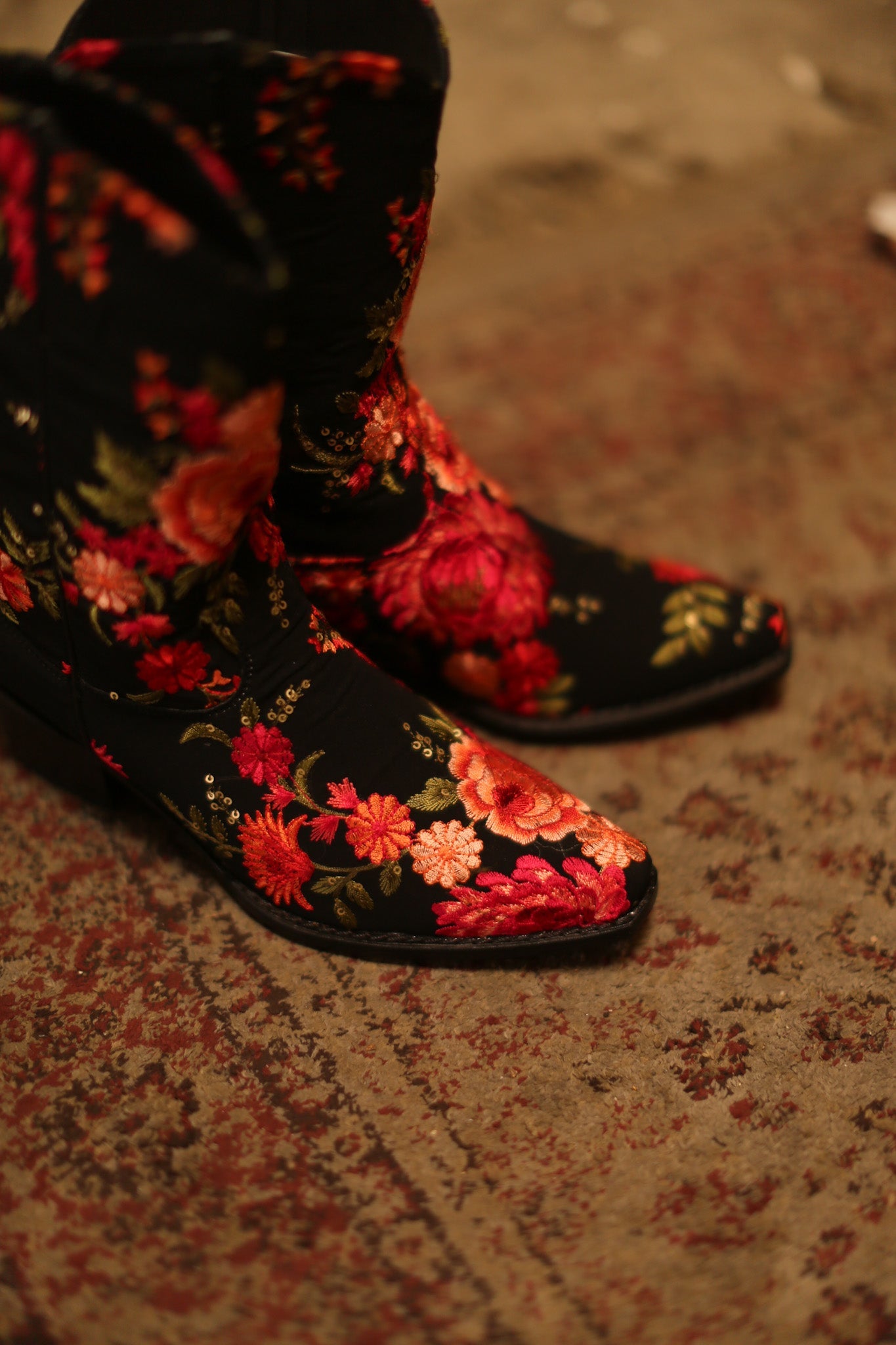 SILK EMBROIDERED BOOTS OFELIA - BANGKOK TAILOR CLOTHING STORE - HANDMADE CLOTHING