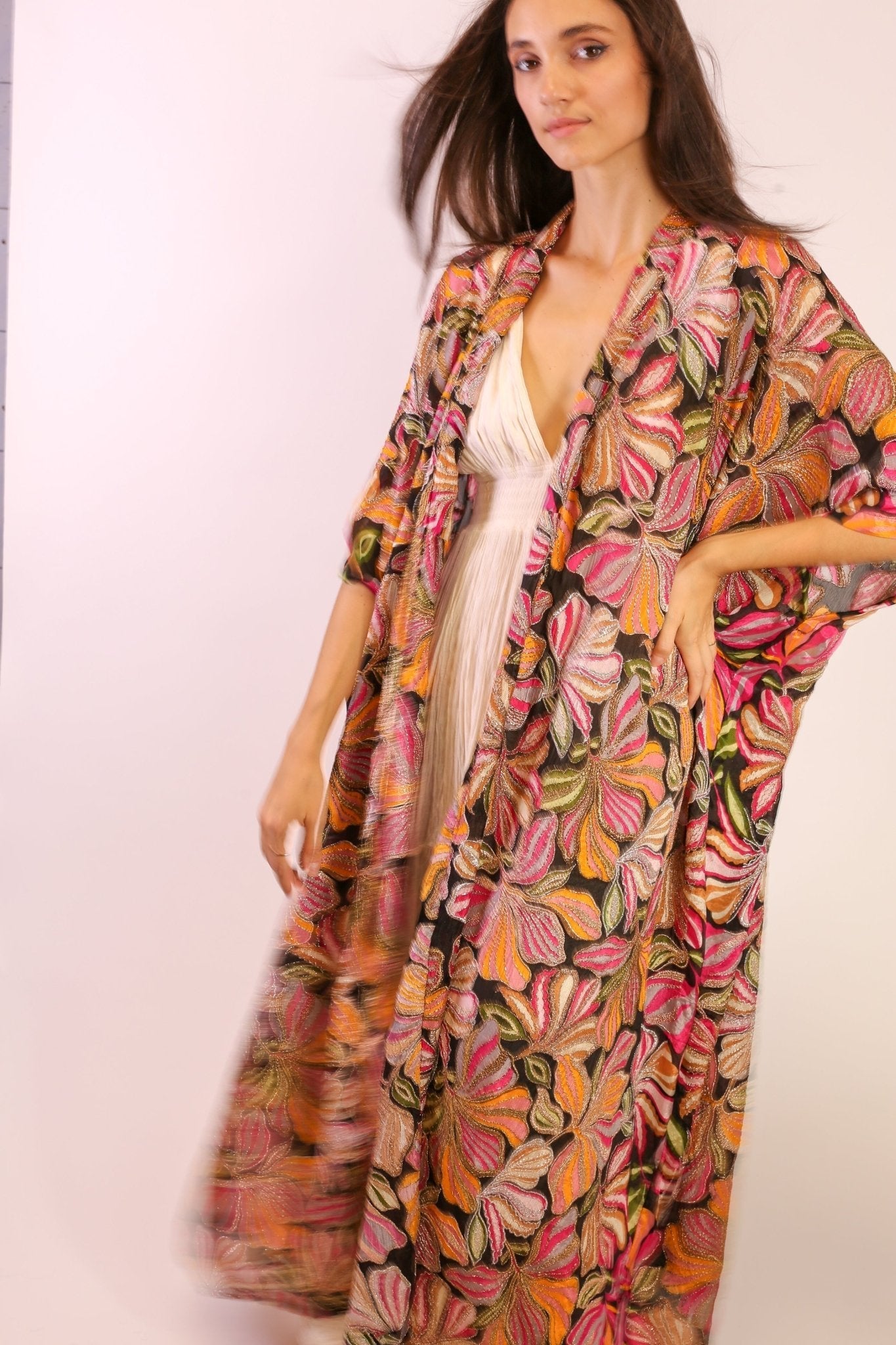 SILK EMBROIDERED KIMONO MAE - BANGKOK TAILOR CLOTHING STORE - HANDMADE CLOTHING