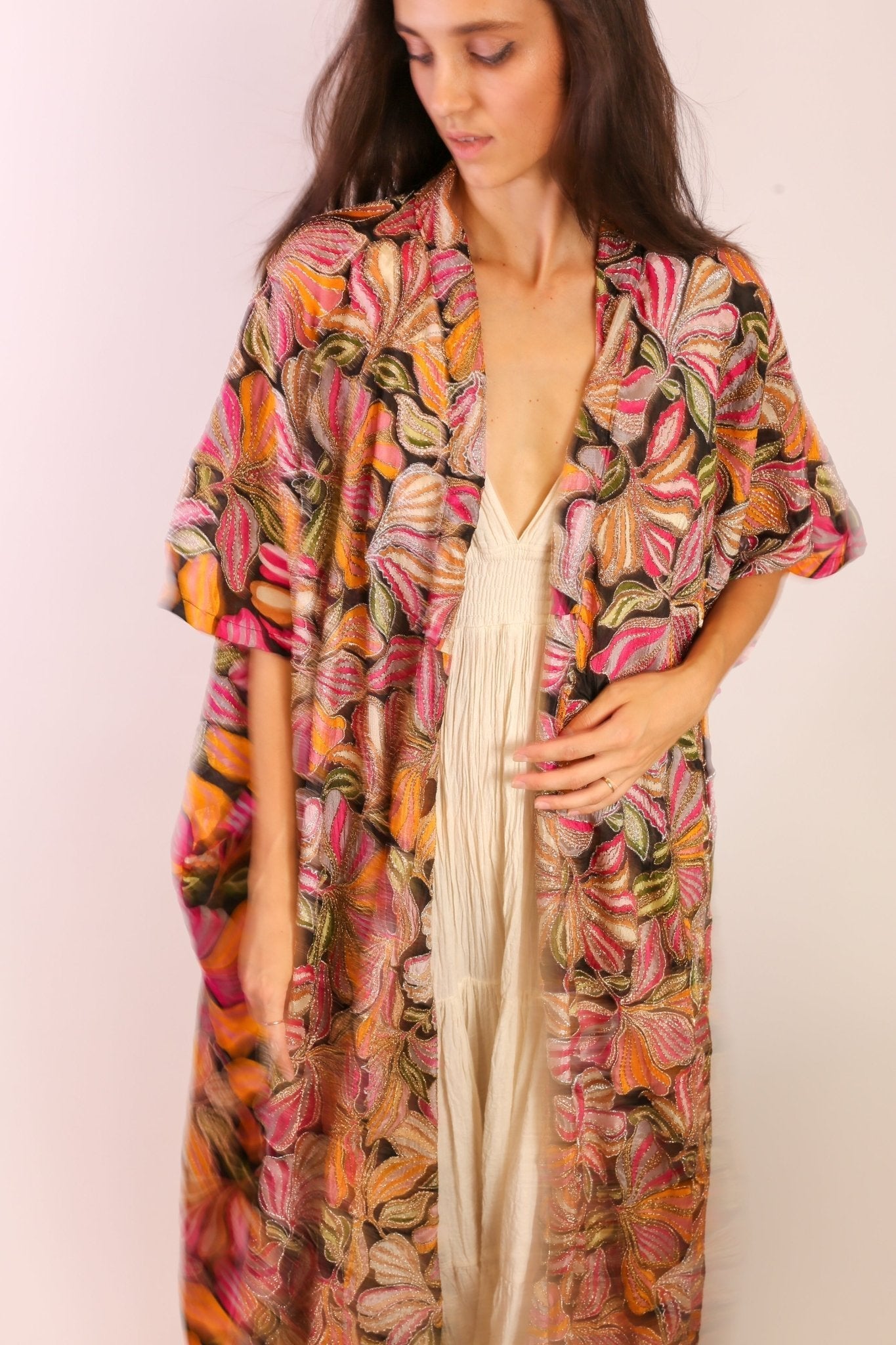 SILK EMBROIDERED KIMONO MAE - BANGKOK TAILOR CLOTHING STORE - HANDMADE CLOTHING