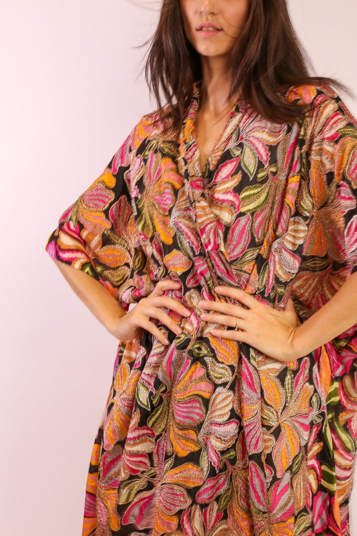 SILK EMBROIDERED KIMONO MAE - BANGKOK TAILOR CLOTHING STORE - HANDMADE CLOTHING