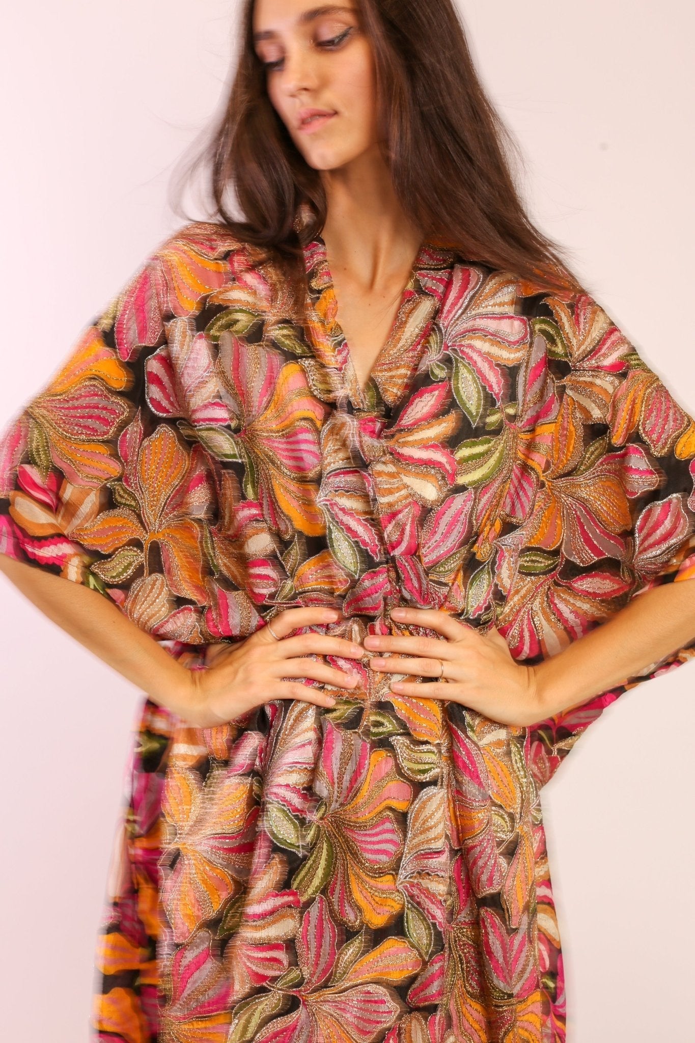 SILK EMBROIDERED KIMONO MAE - BANGKOK TAILOR CLOTHING STORE - HANDMADE CLOTHING