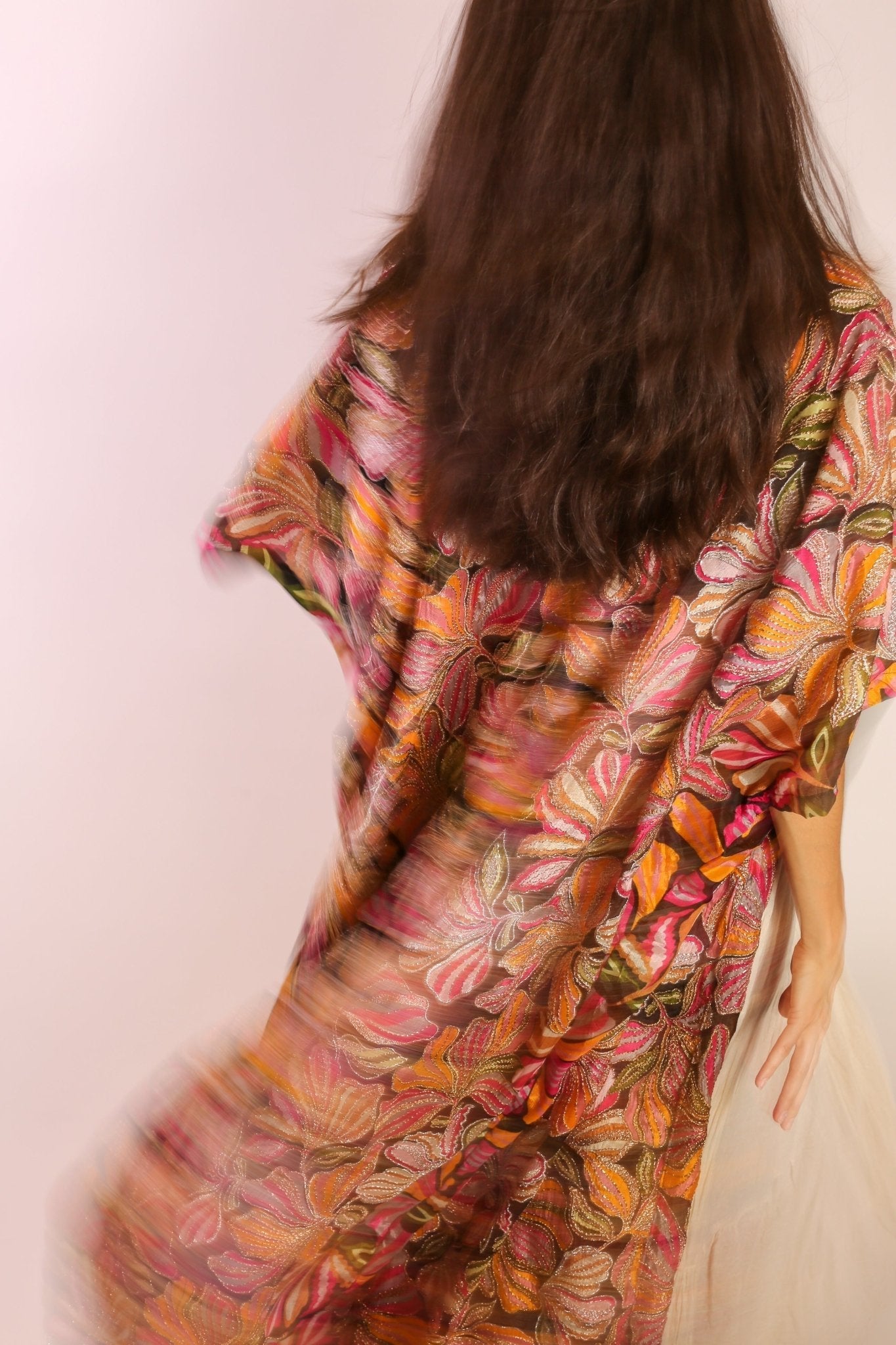 SILK EMBROIDERED KIMONO MAE - BANGKOK TAILOR CLOTHING STORE - HANDMADE CLOTHING
