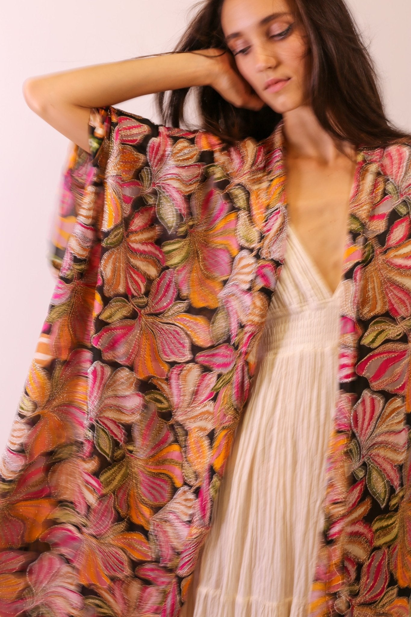 SILK EMBROIDERED KIMONO MAE - BANGKOK TAILOR CLOTHING STORE - HANDMADE CLOTHING