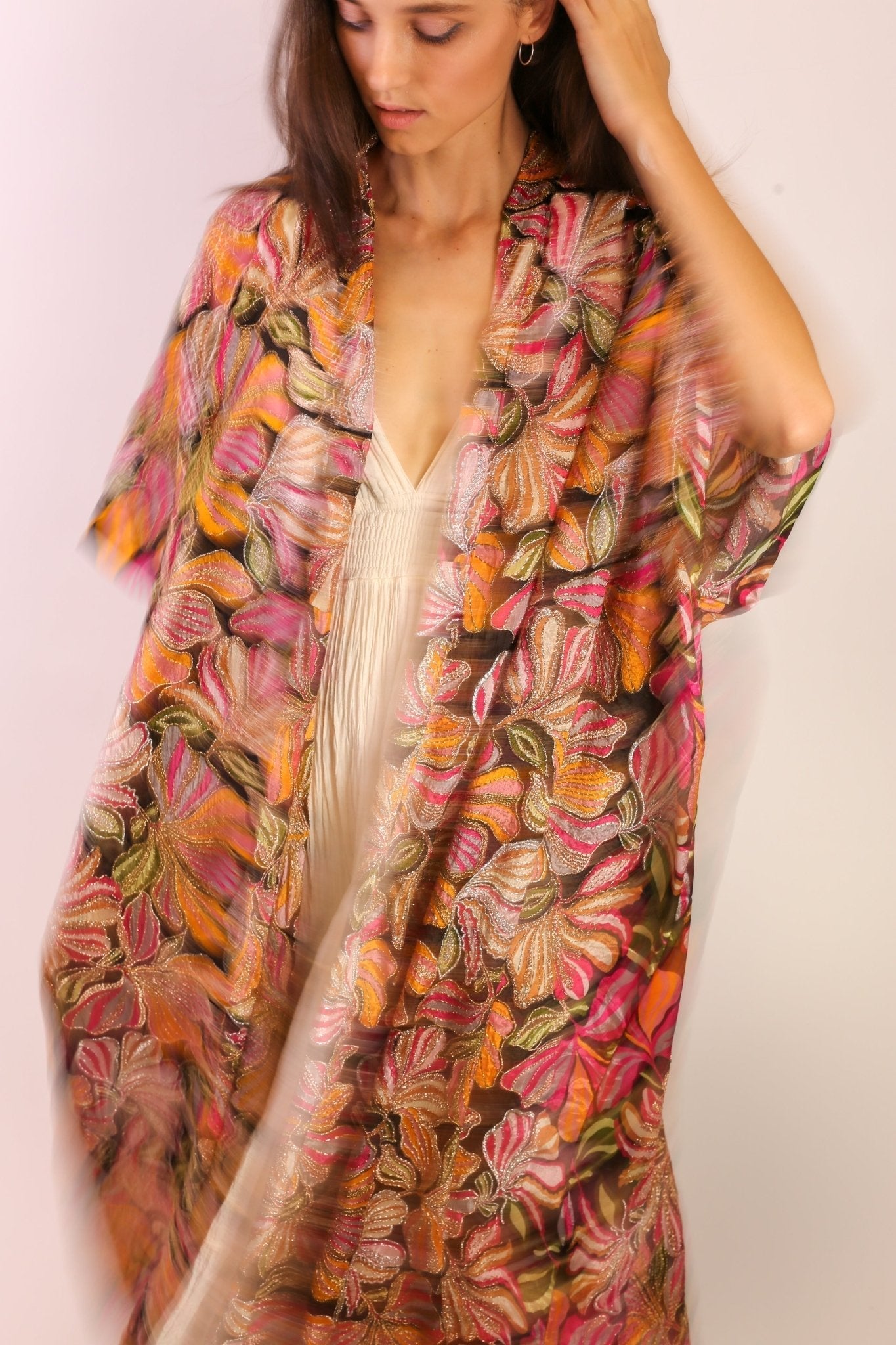 SILK EMBROIDERED KIMONO MAE - BANGKOK TAILOR CLOTHING STORE - HANDMADE CLOTHING