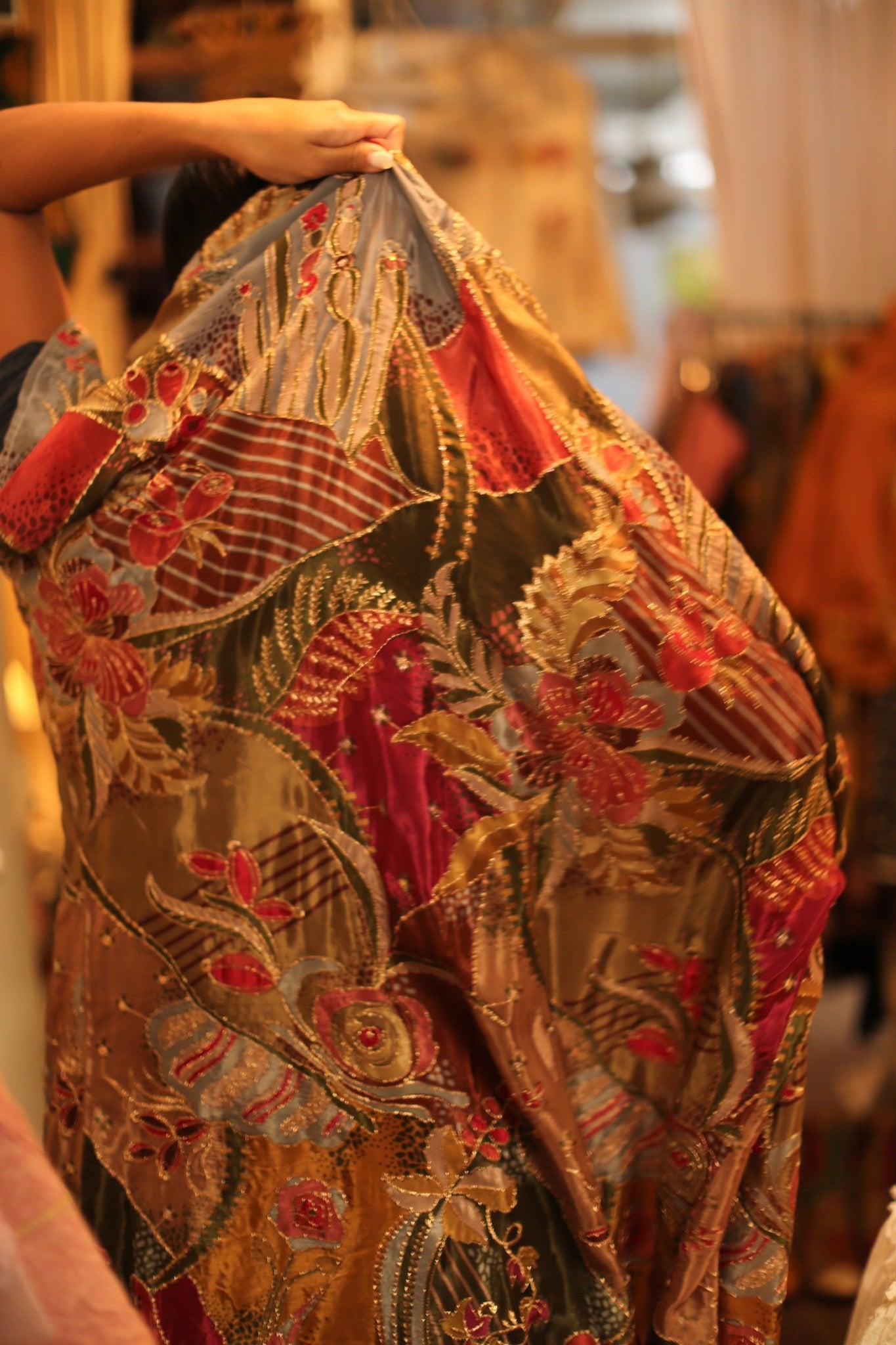 SILK EMBROIDERED KIMONO WINNI - BANGKOK TAILOR CLOTHING STORE - HANDMADE CLOTHING