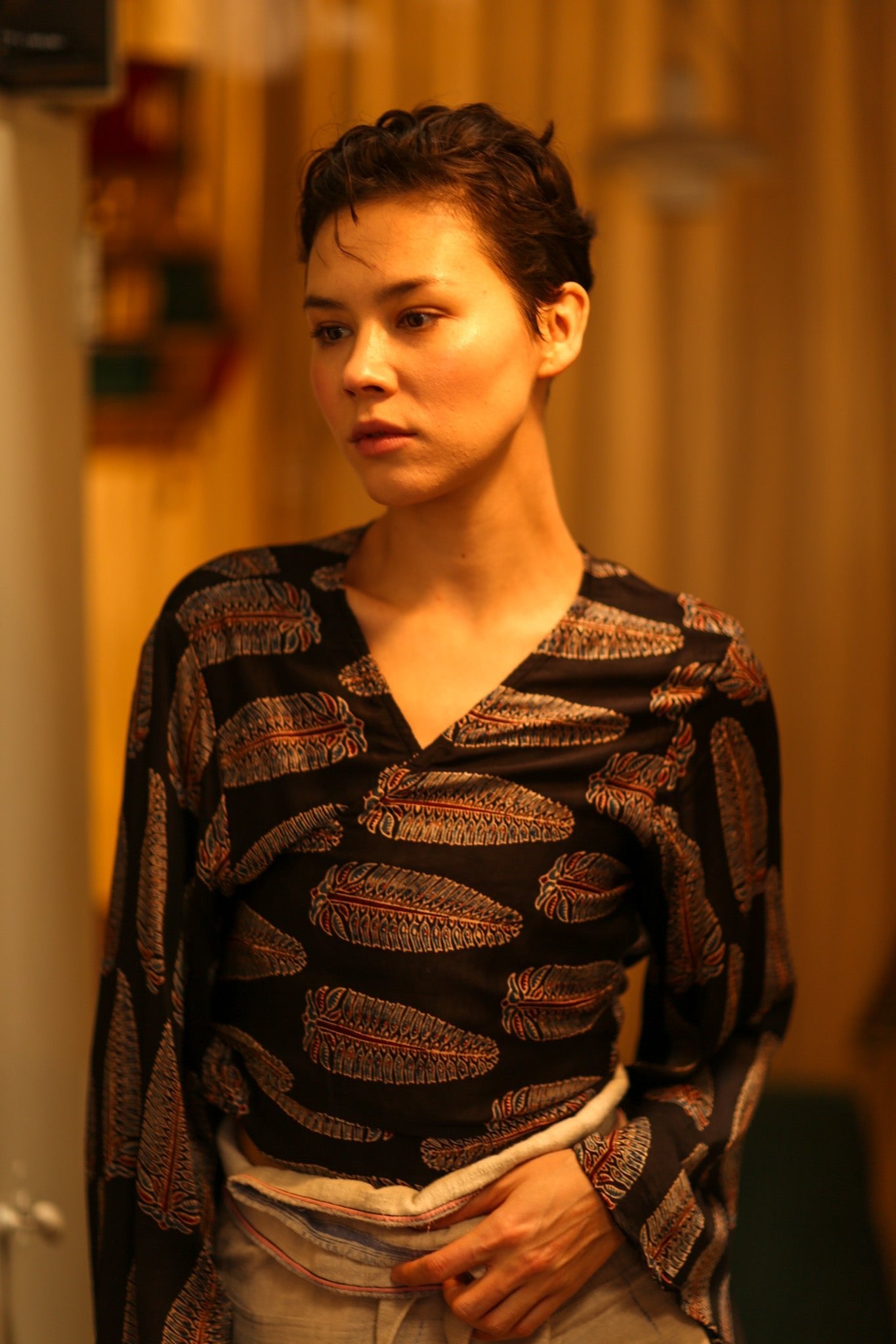 SILK WRAP TOP AURELIA FEATHER BLACK - BANGKOK TAILOR CLOTHING STORE - HANDMADE CLOTHING