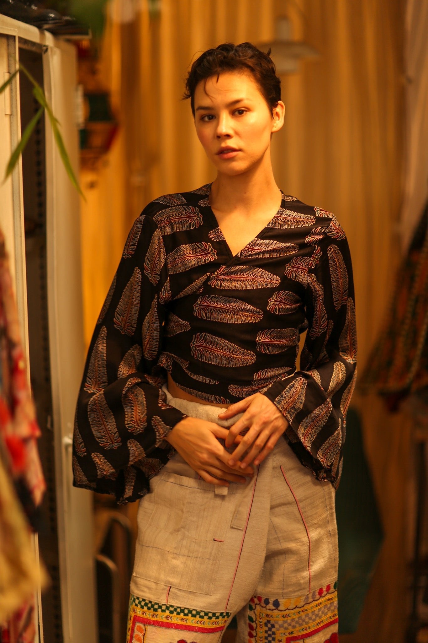 SILK WRAP TOP AURELIA FEATHER BLACK - BANGKOK TAILOR CLOTHING STORE - HANDMADE CLOTHING