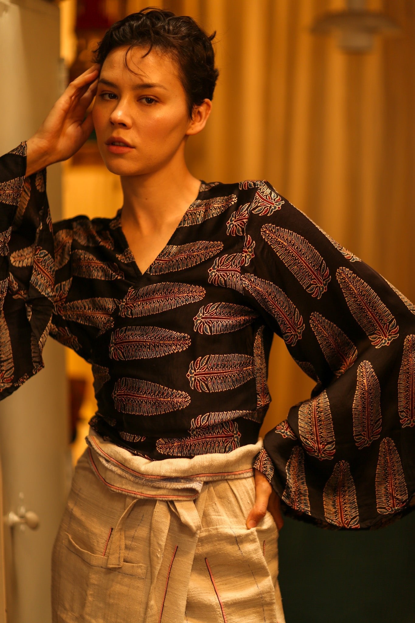SILK WRAP TOP AURELIA FEATHER BLACK - BANGKOK TAILOR CLOTHING STORE - HANDMADE CLOTHING