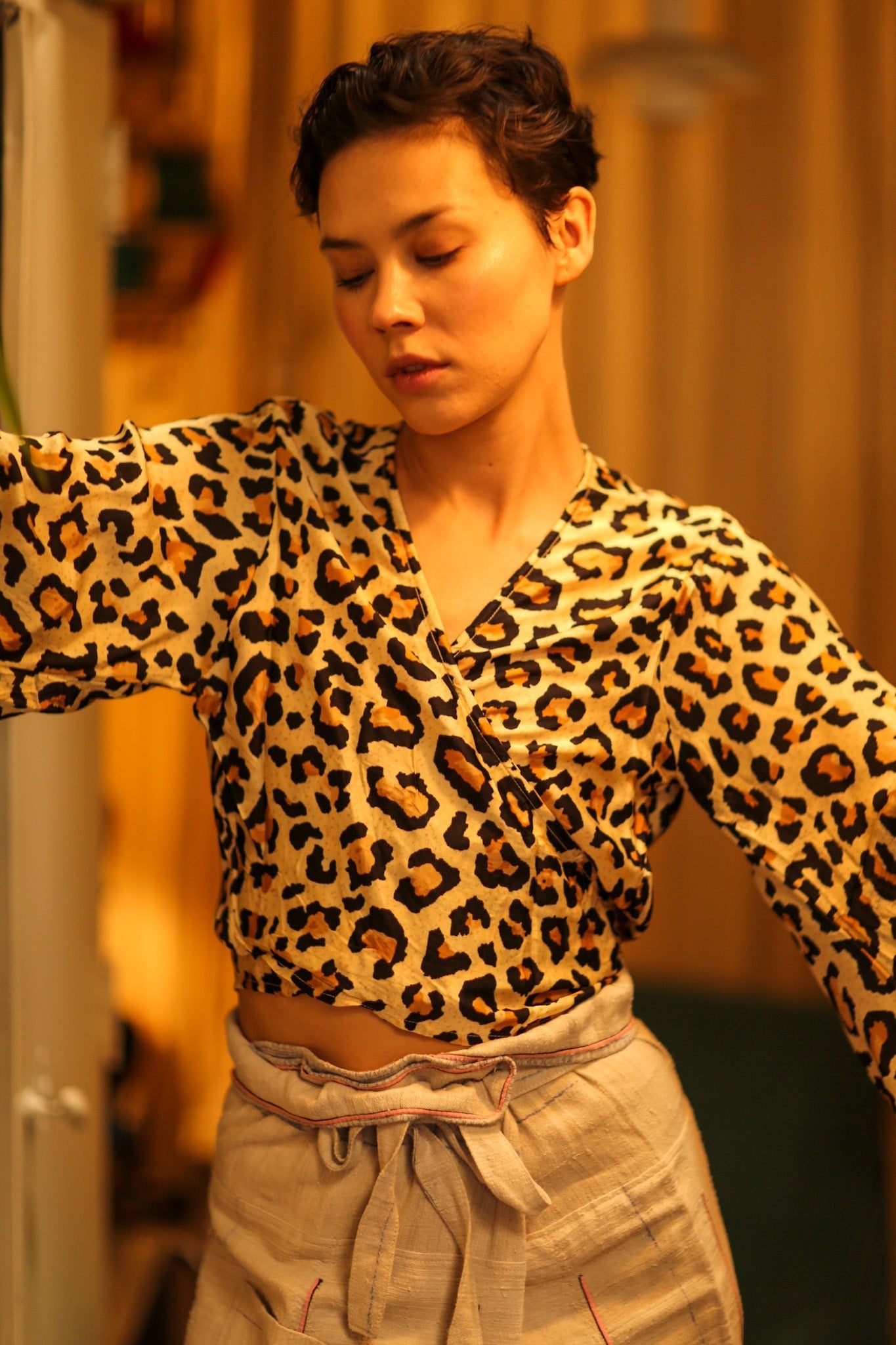 SILK WRAP TOP AVRELIA LIGHT LEOPARD - BANGKOK TAILOR CLOTHING STORE - HANDMADE CLOTHING