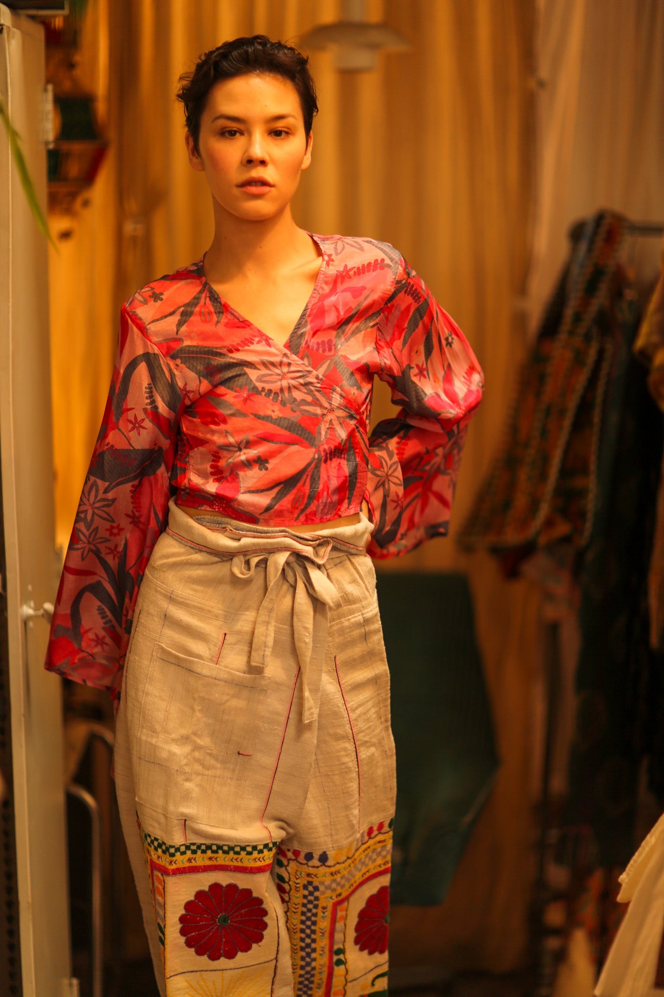 SILK WRAP TOP AVRELIA PINK JUNGLE - BANGKOK TAILOR CLOTHING STORE - HANDMADE CLOTHING