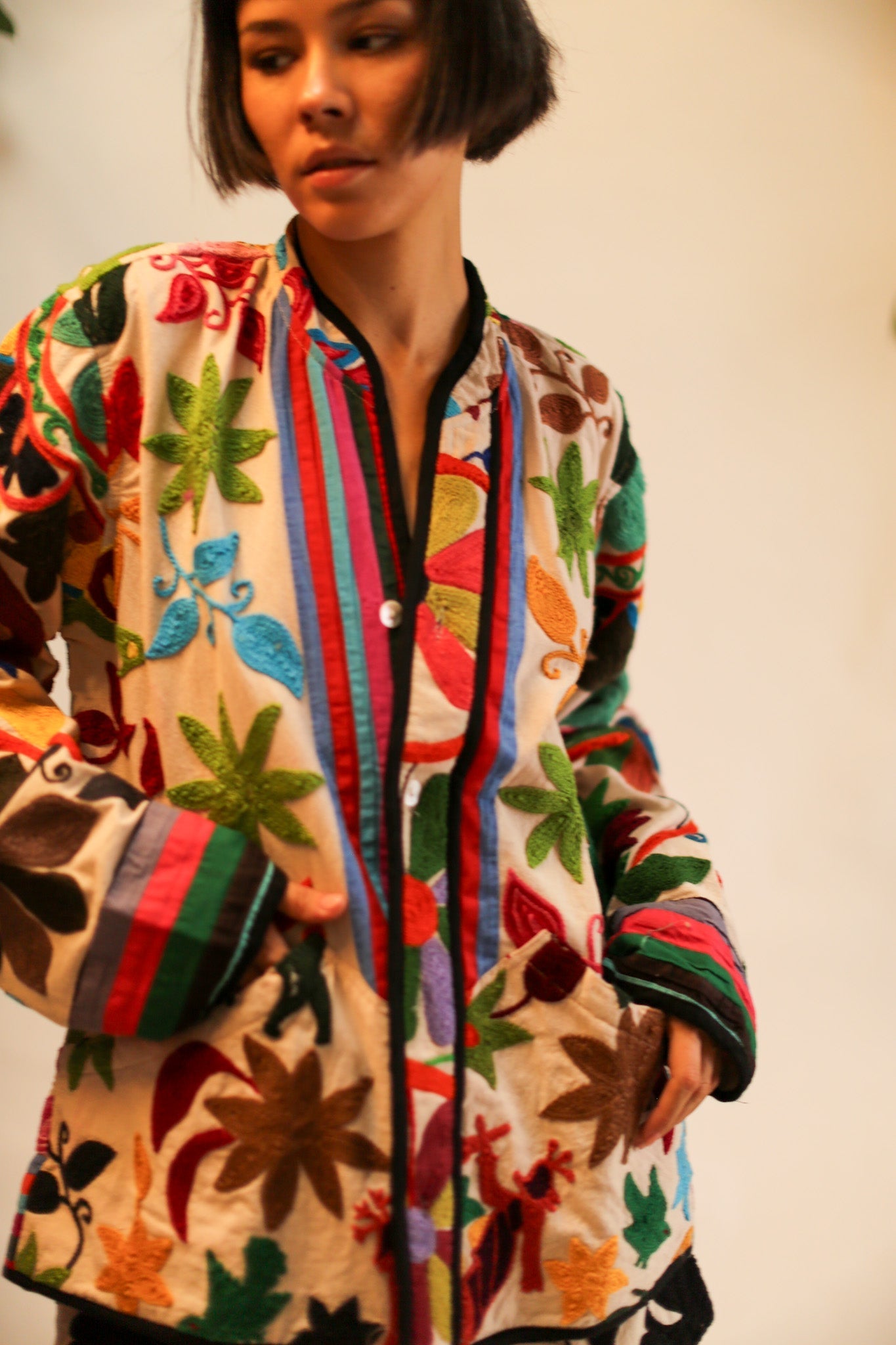 SUZANI EMBROIDERED JACKET MAEVE - BANGKOK TAILOR CLOTHING STORE - HANDMADE CLOTHING