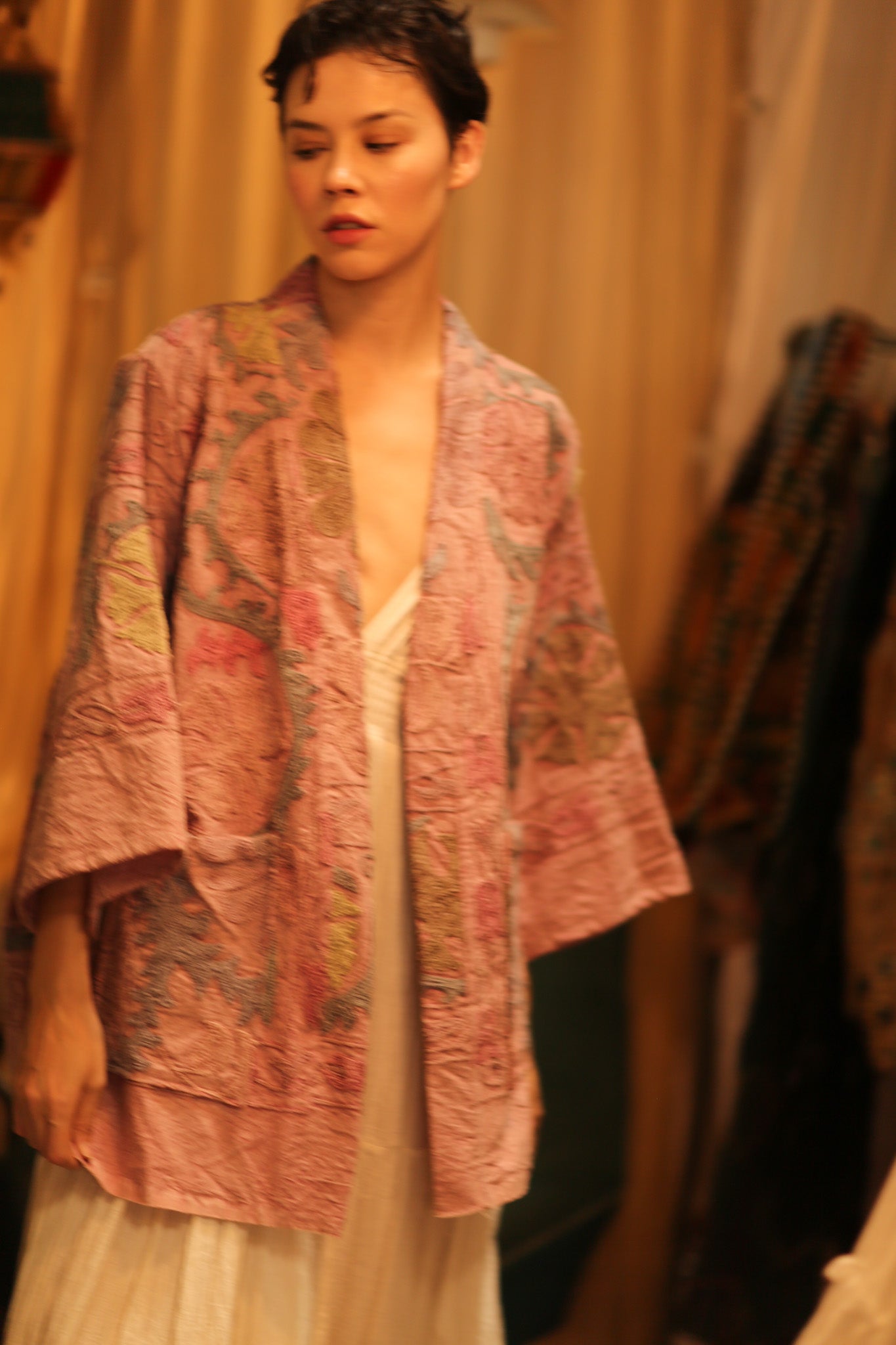 SUZANI SHORT KIMONO MONTY PINK ASSORTED - BANGKOK TAILOR CLOTHING STORE - HANDMADE CLOTHING