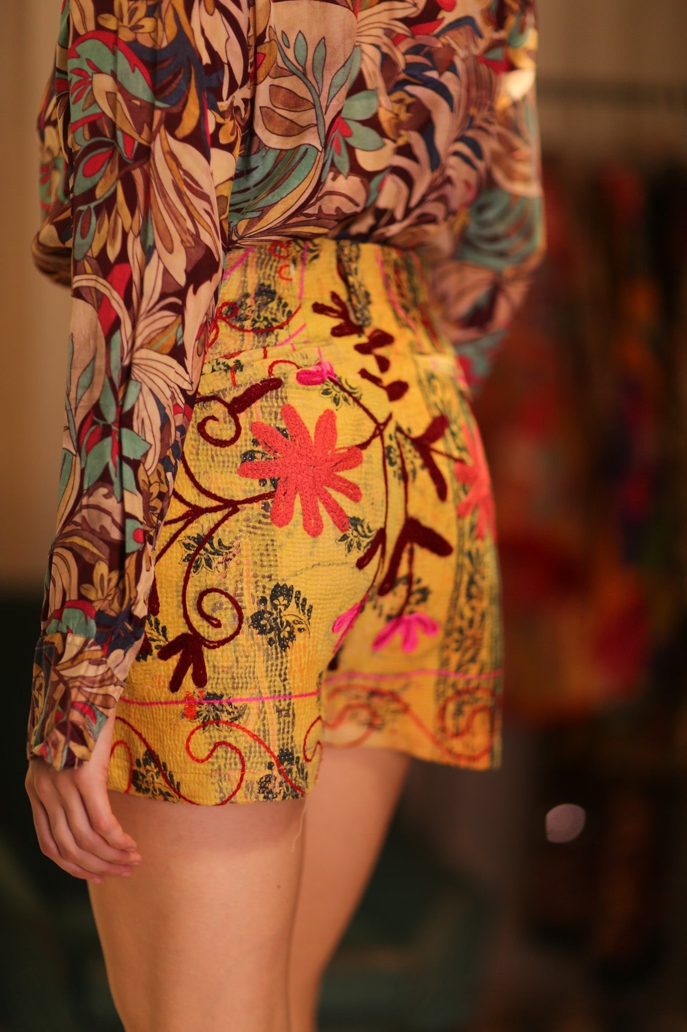SUZANI SHORTS RAYA YELLOW BARTA - BANGKOK TAILOR CLOTHING STORE - HANDMADE CLOTHING