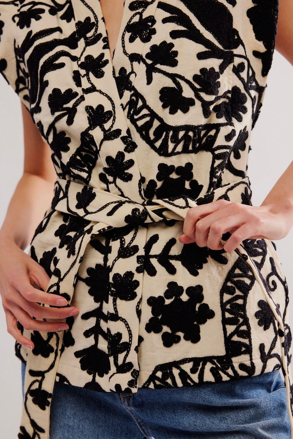 SUZANI VEST CLAUDINE - BANGKOK TAILOR CLOTHING STORE - HANDMADE CLOTHING