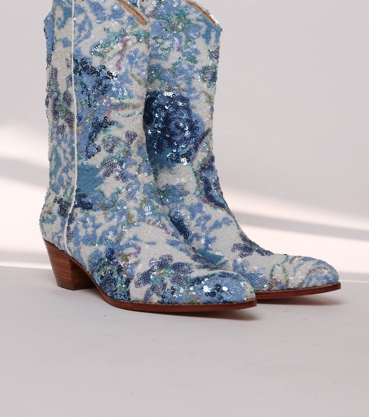 TATI SEQUINS EMBROIDERED COWBOY BOOTS - BANGKOK TAILOR CLOTHING STORE - HANDMADE CLOTHING