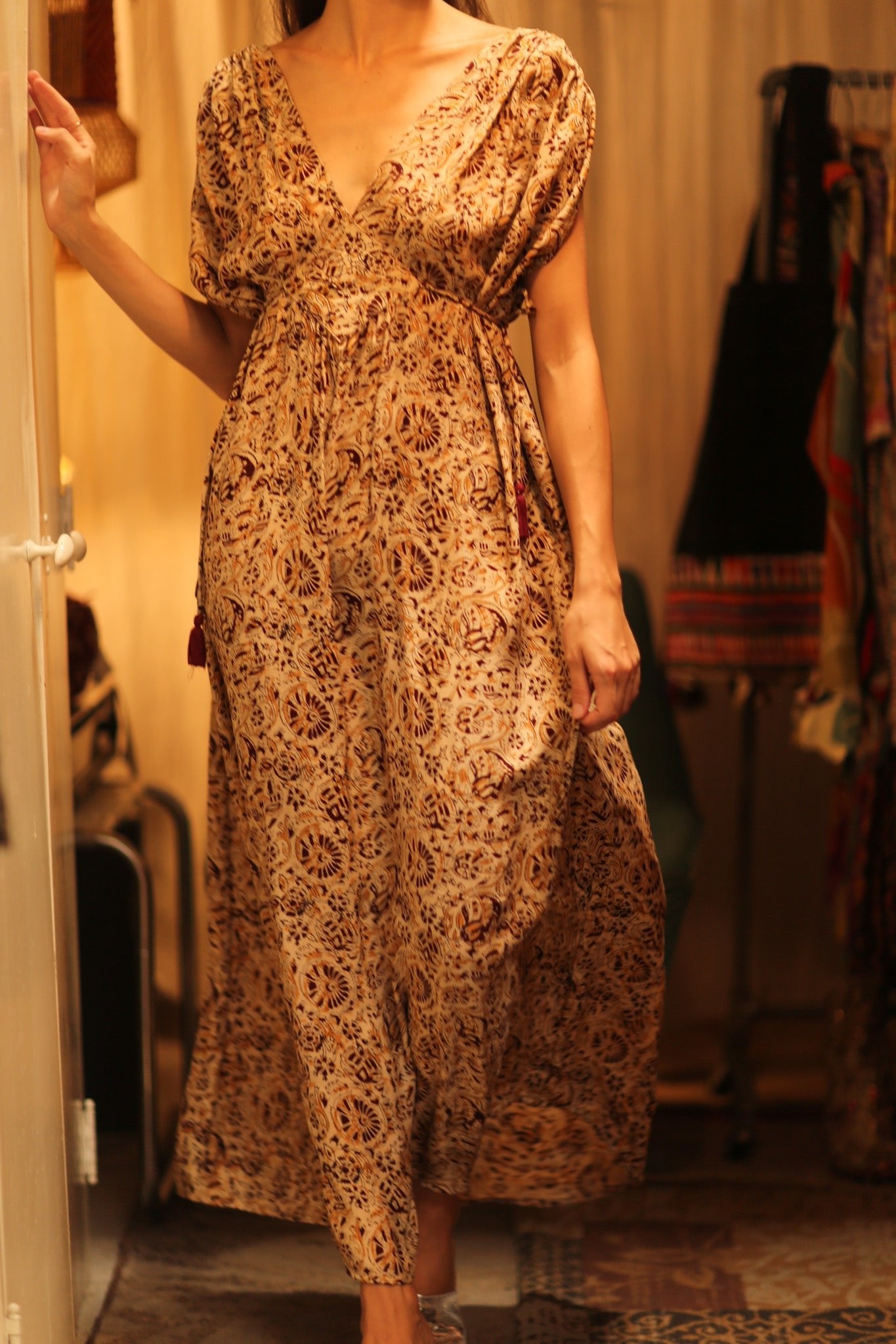 VICTORIA SILK DRESS CIRCUS BEIGE - BANGKOK TAILOR CLOTHING STORE - HANDMADE CLOTHING