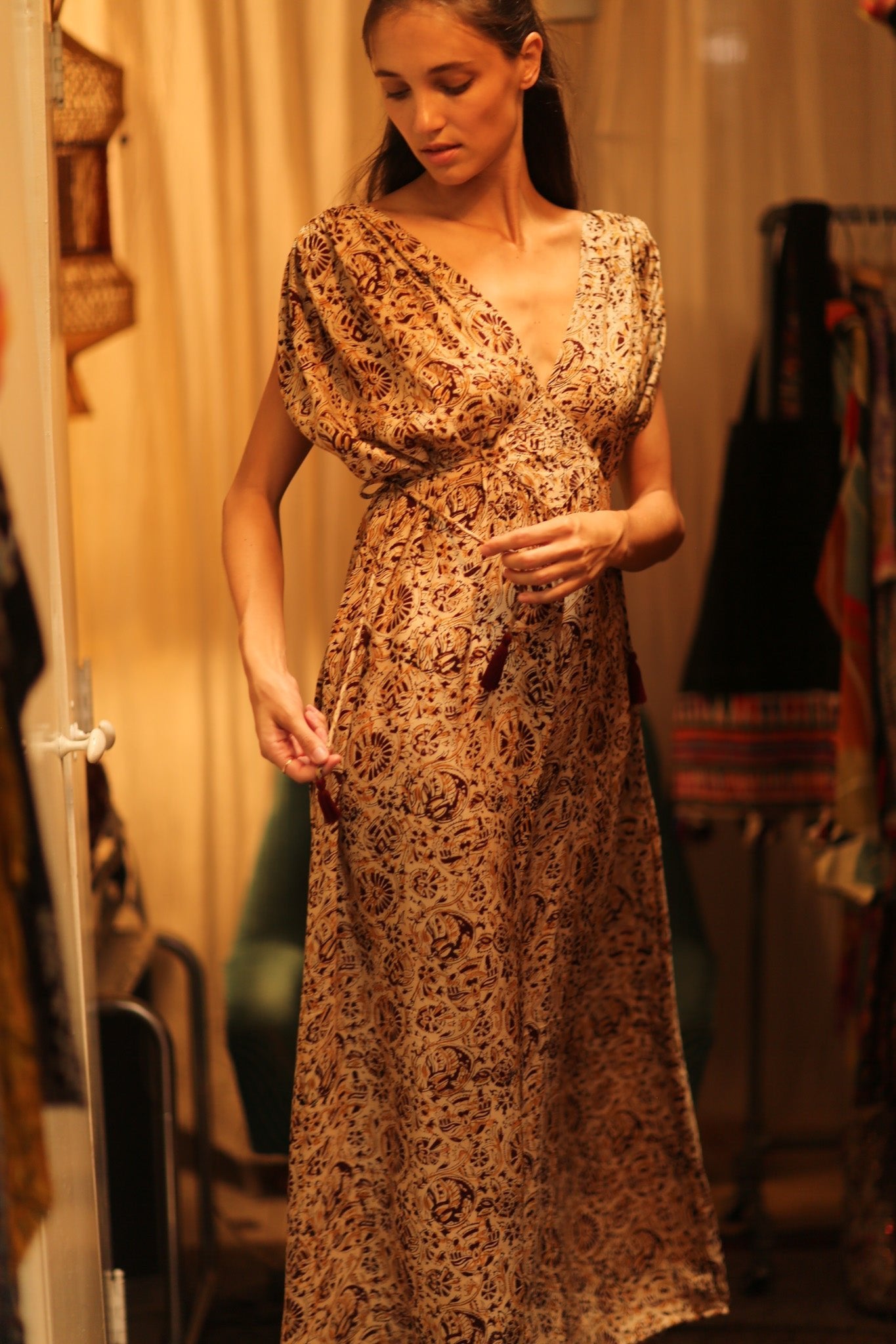 VICTORIA SILK DRESS CIRCUS BEIGE - BANGKOK TAILOR CLOTHING STORE - HANDMADE CLOTHING