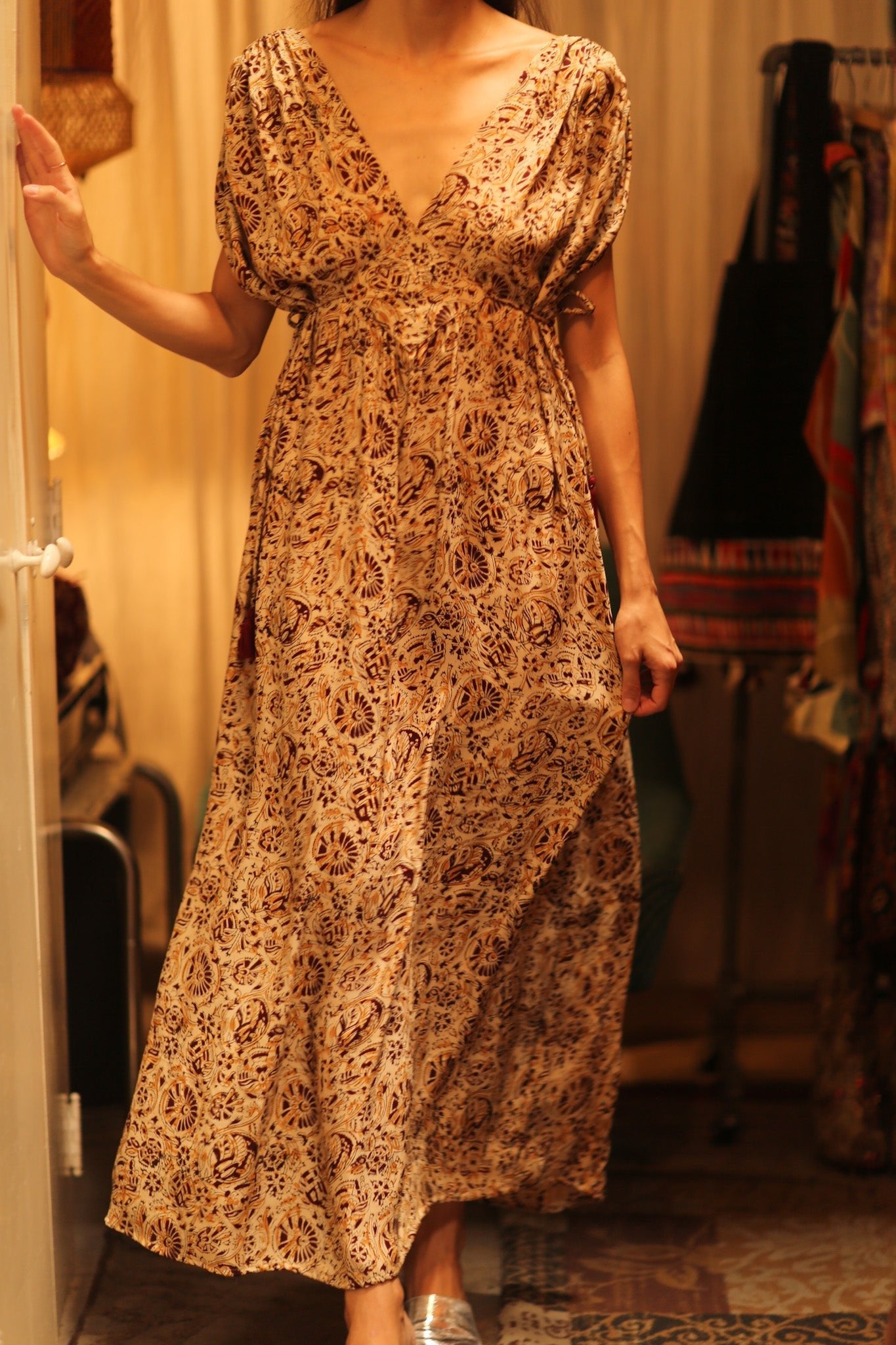 VICTORIA SILK DRESS CIRCUS BEIGE - BANGKOK TAILOR CLOTHING STORE - HANDMADE CLOTHING