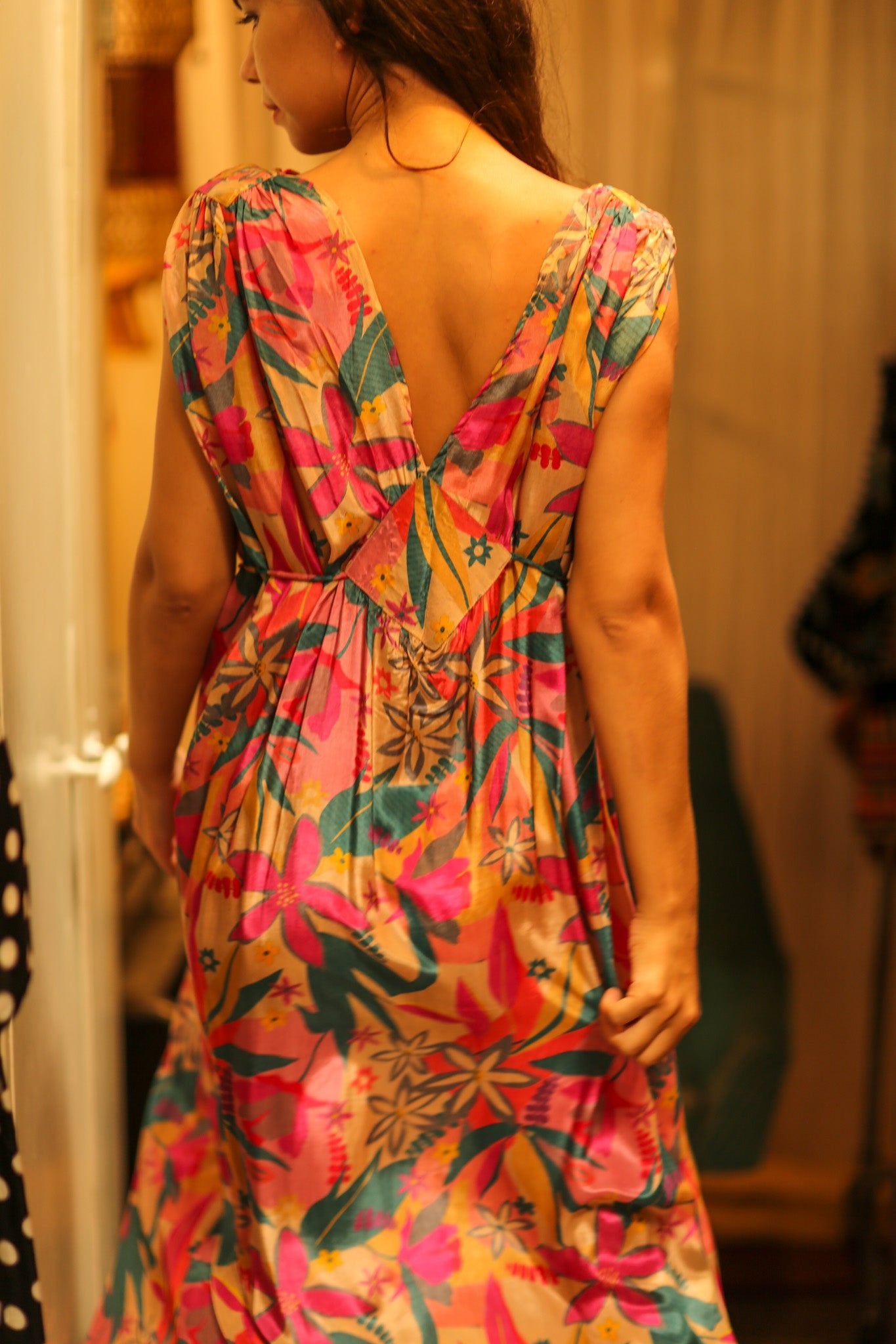 VICTORIA SILK DRESS FLOWER BOMB - BANGKOK TAILOR CLOTHING STORE - HANDMADE CLOTHING