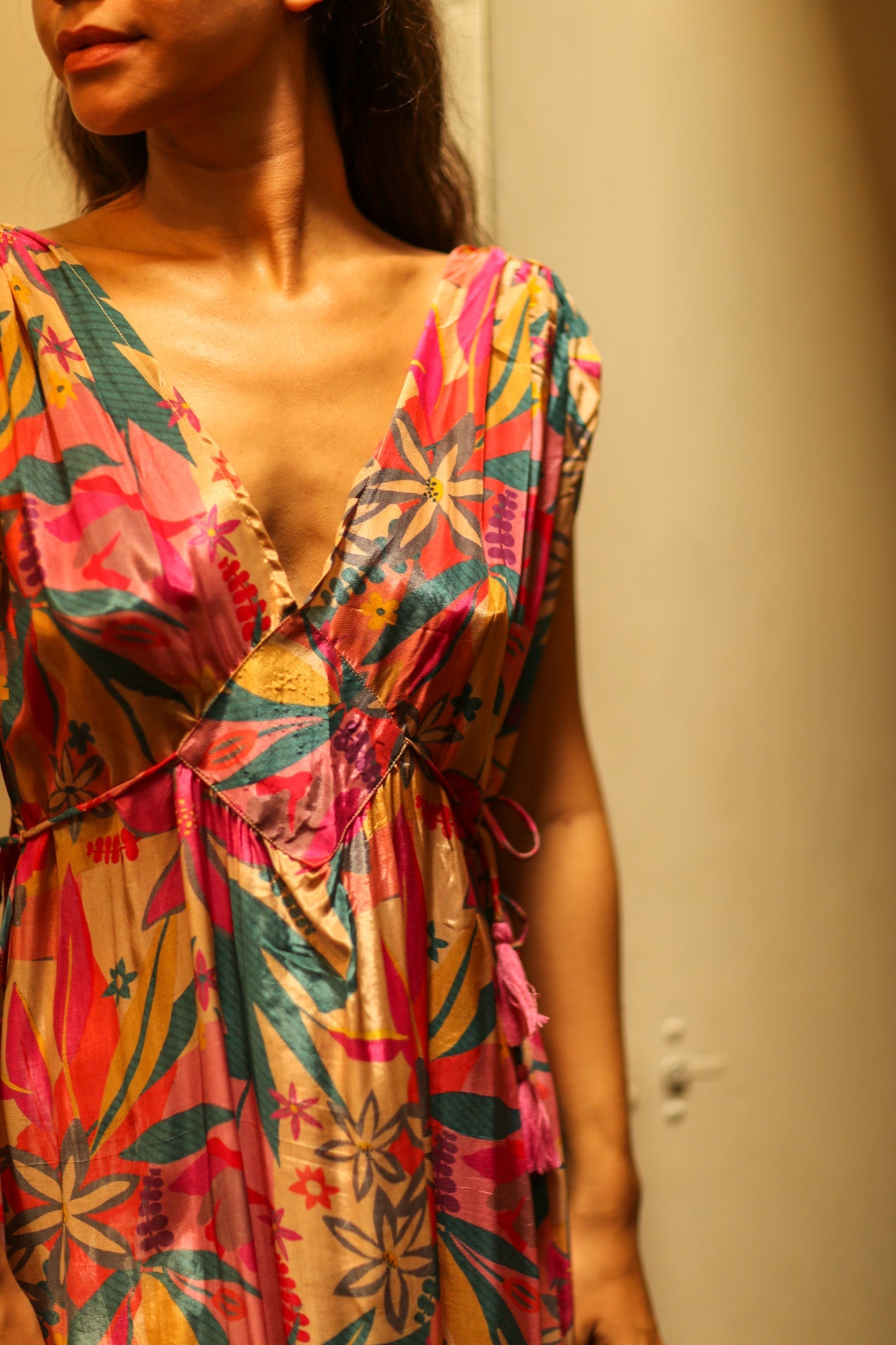 VICTORIA SILK DRESS FLOWER BOMB - BANGKOK TAILOR CLOTHING STORE - HANDMADE CLOTHING