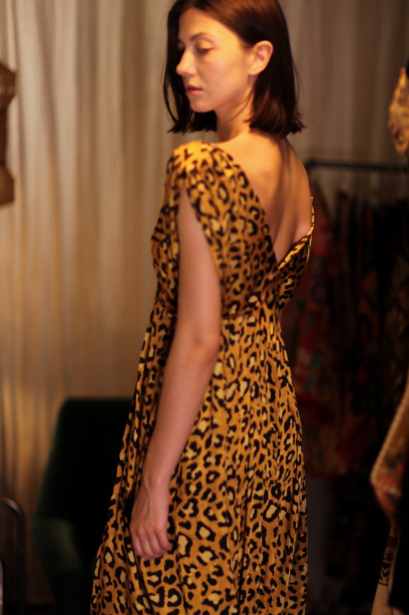 VICTORIA SILK DRESS LEO - BANGKOK TAILOR CLOTHING STORE - HANDMADE CLOTHING