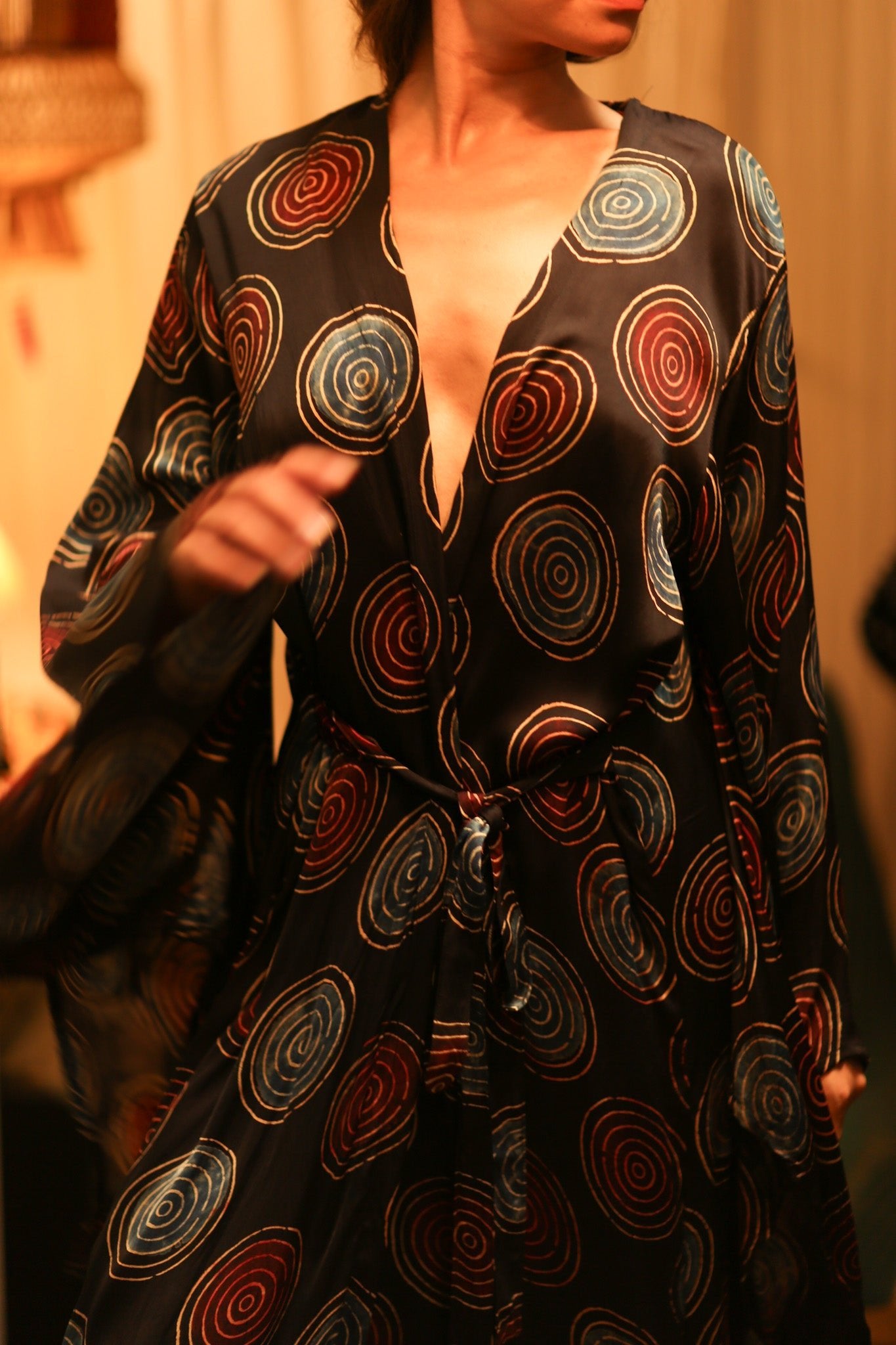 XL WING KIMONO PINA BLACK CIRCLE - BANGKOK TAILOR CLOTHING STORE - HANDMADE CLOTHING