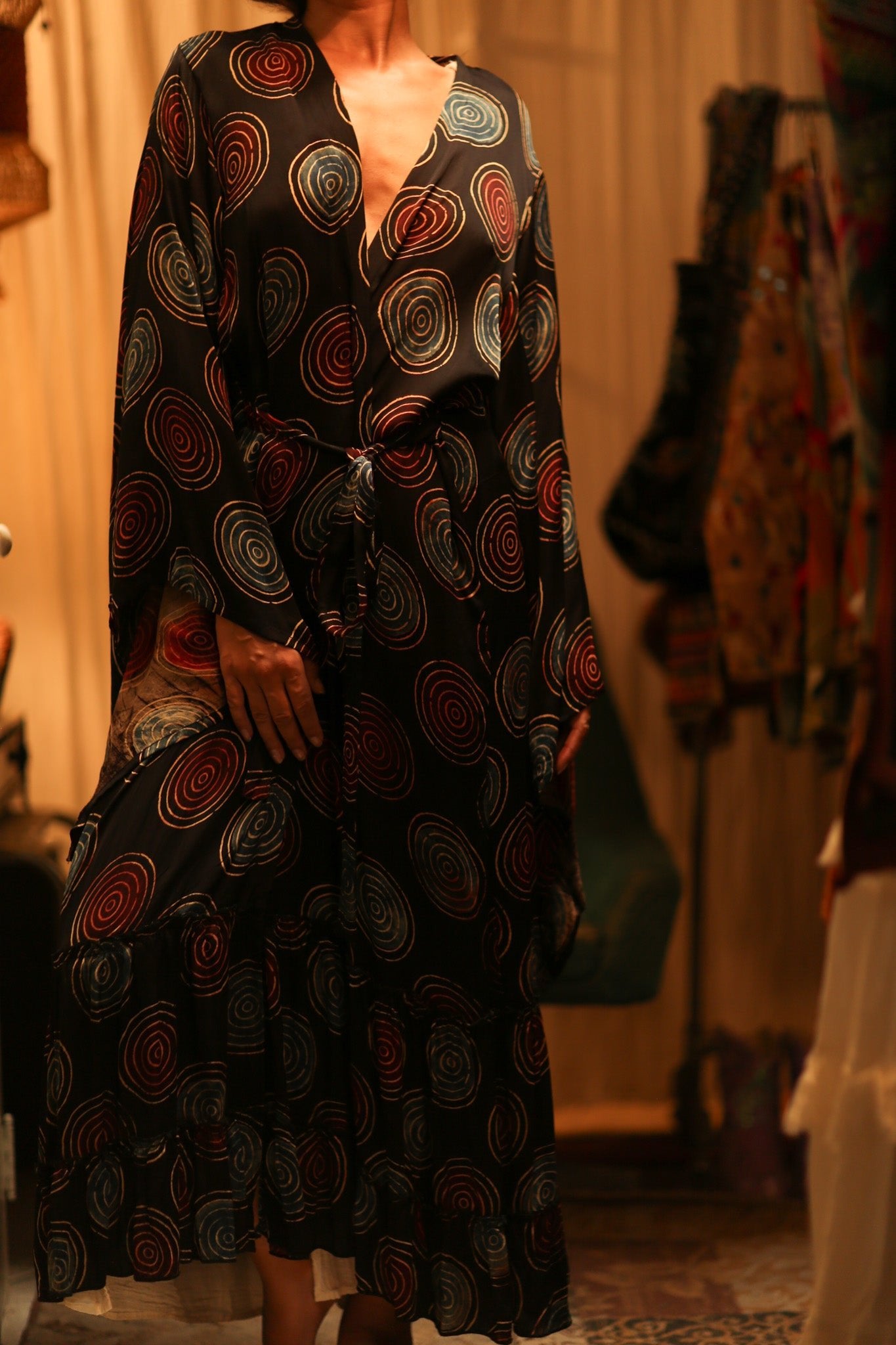 XL WING KIMONO PINA BLACK CIRCLE - BANGKOK TAILOR CLOTHING STORE - HANDMADE CLOTHING