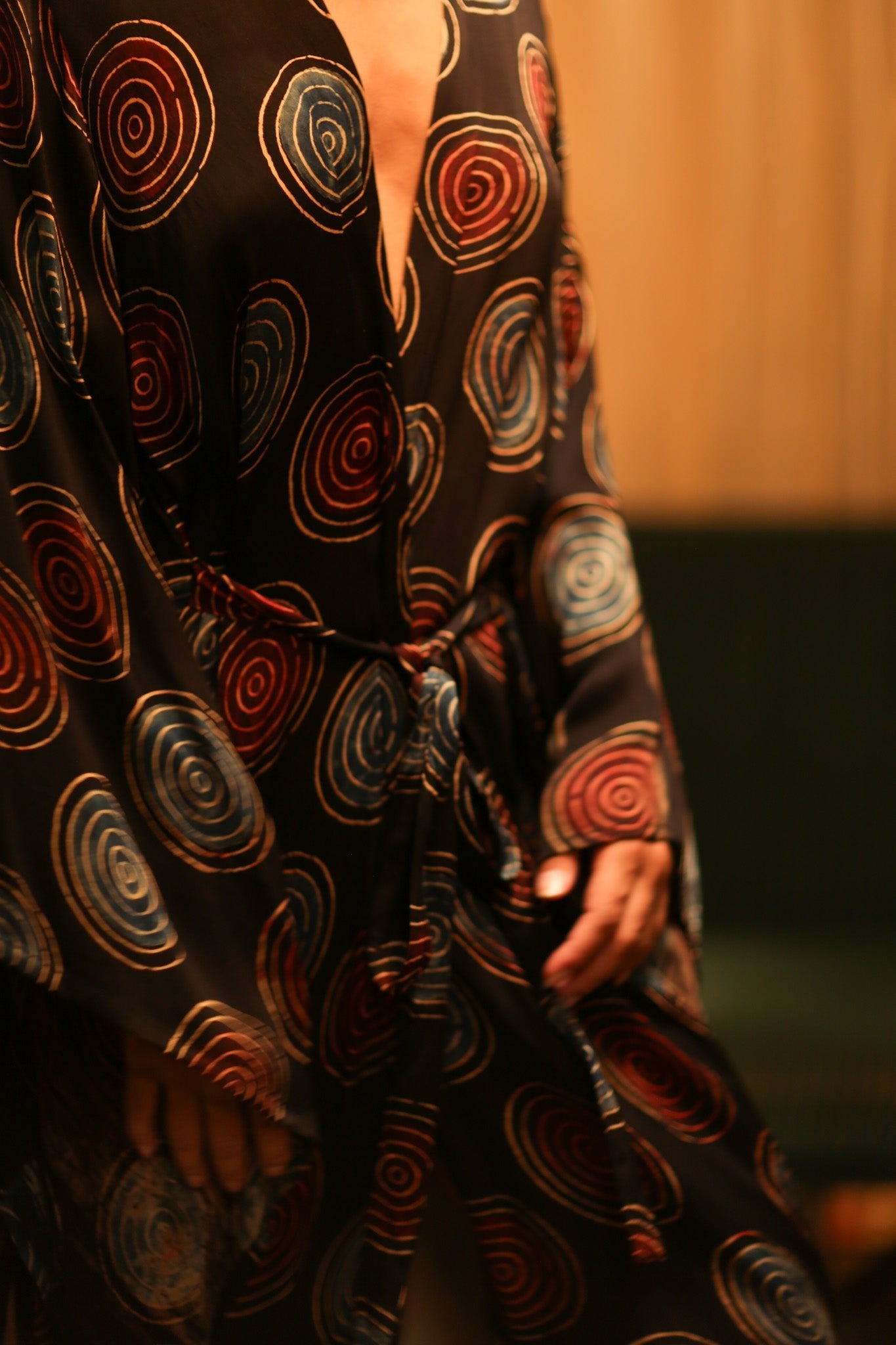 XL WING KIMONO PINA BLACK CIRCLE - BANGKOK TAILOR CLOTHING STORE - HANDMADE CLOTHING