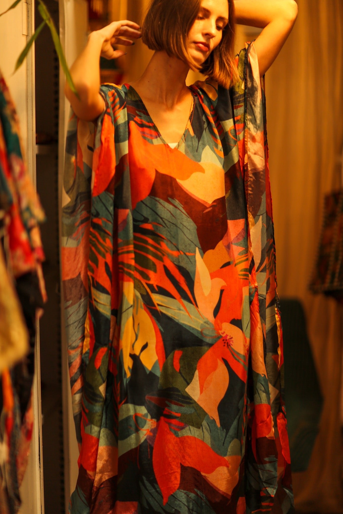 YAYA SILK KAFTAN CARMEN - BANGKOK TAILOR CLOTHING STORE - HANDMADE CLOTHING