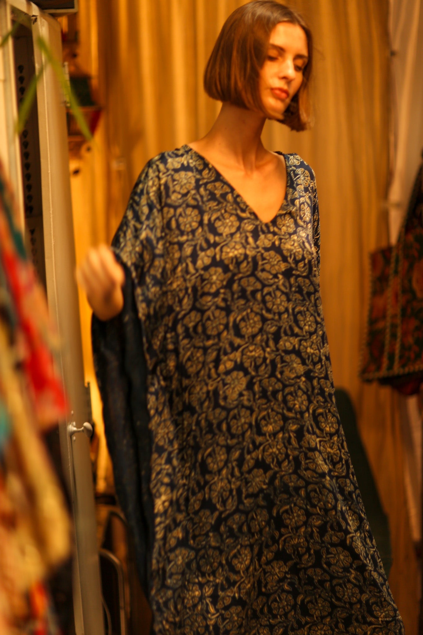 YAYA SILK KAFTAN DARK BLUE - BANGKOK TAILOR CLOTHING STORE - HANDMADE CLOTHING