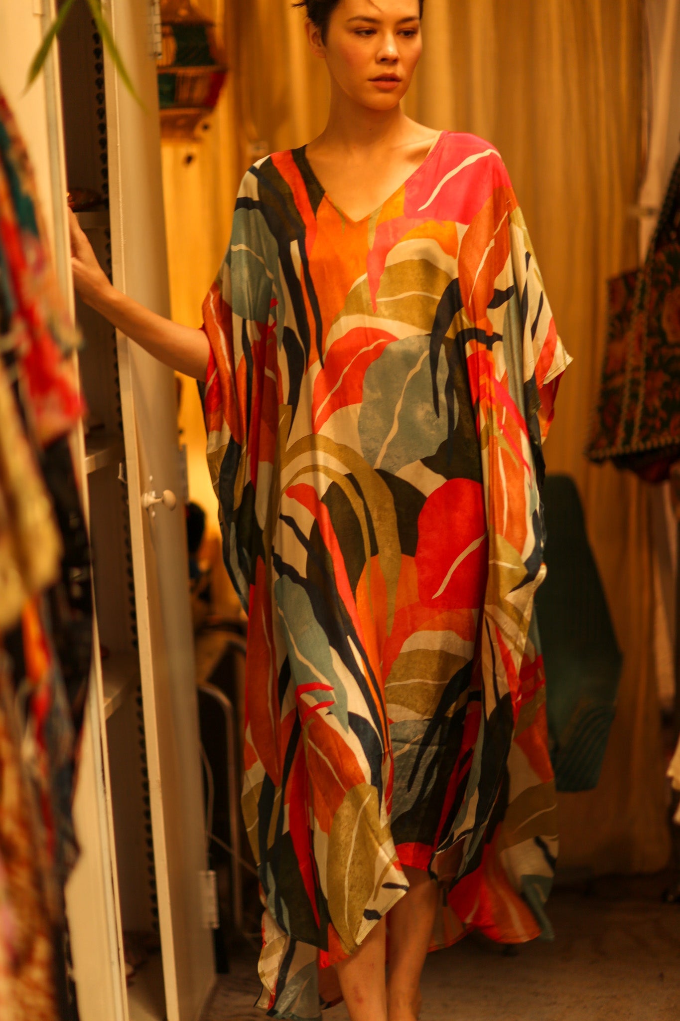 YAYA SILK KAFTAN LINEA MO - BANGKOK TAILOR CLOTHING STORE - HANDMADE CLOTHING