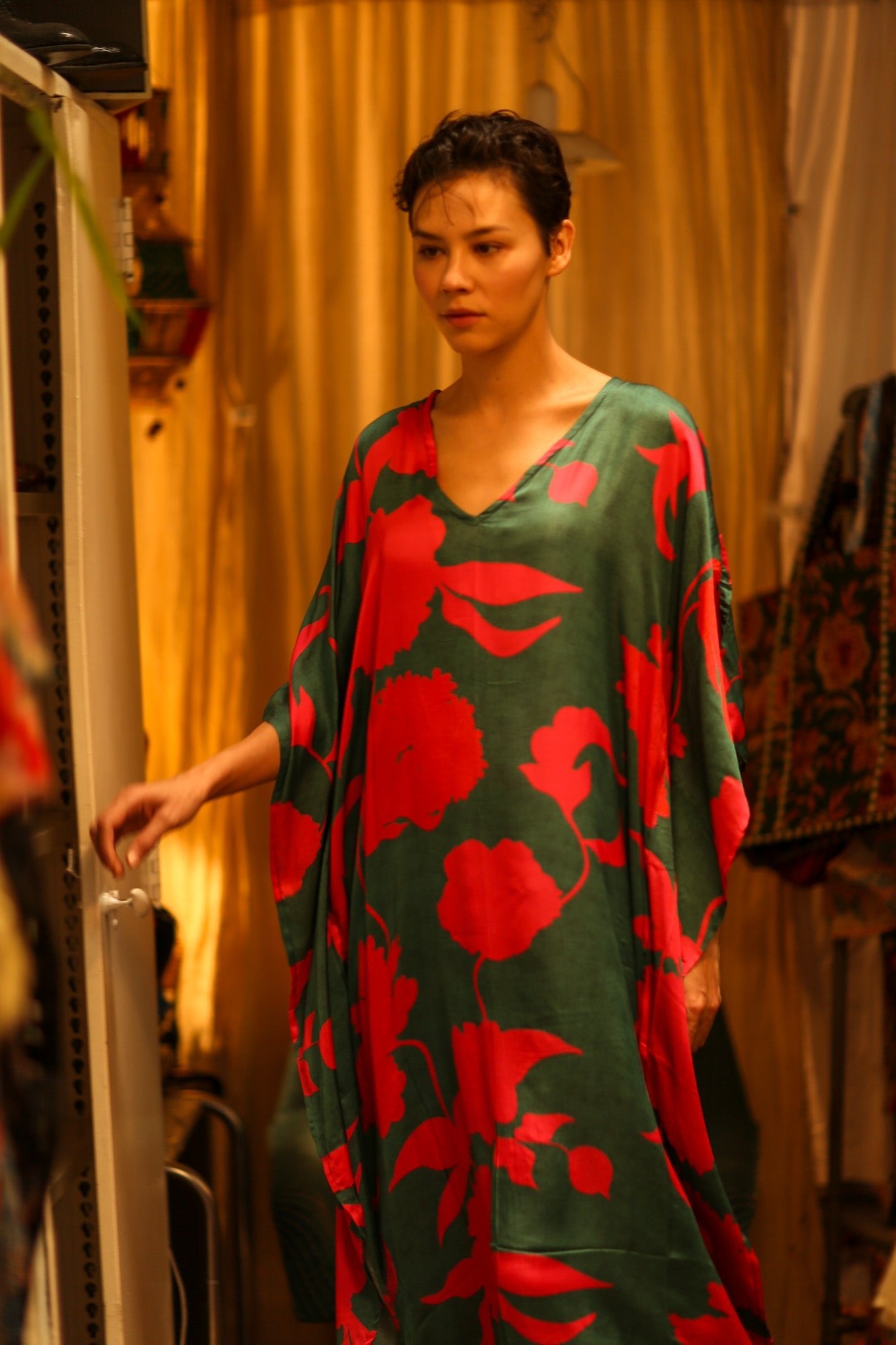 YAYA SILK KAFTAN PINK AND GREEN - BANGKOK TAILOR CLOTHING STORE - HANDMADE CLOTHING