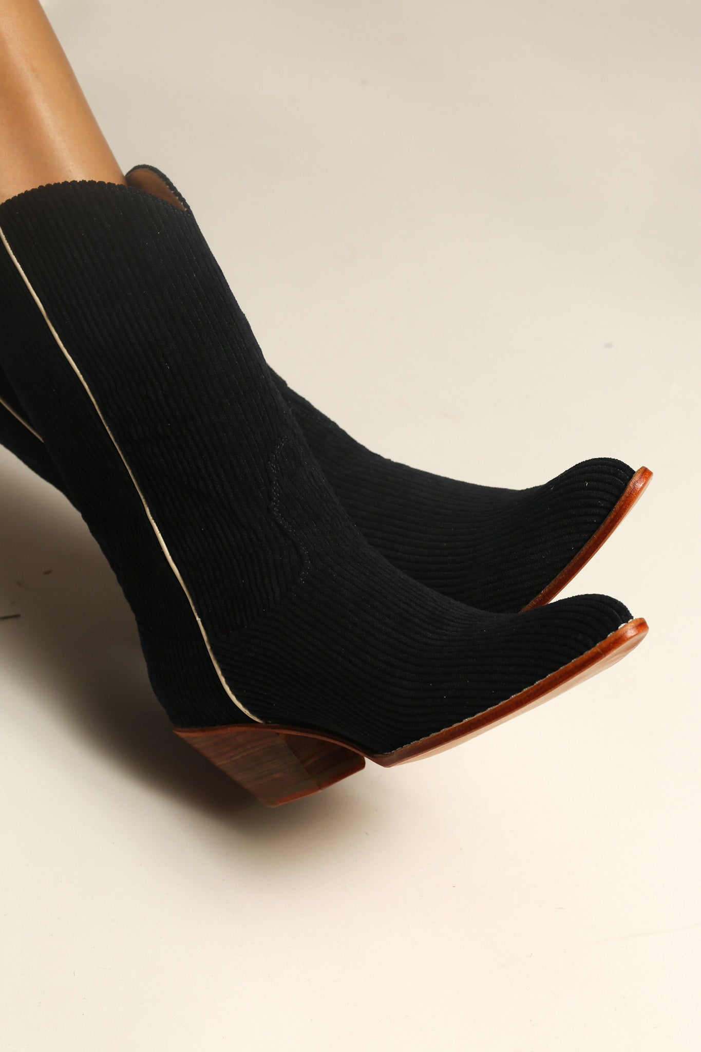 BLACK CORDUROY BOOTS MOLINA - BANGKOK TAILOR CLOTHING STORE - HANDMADE CLOTHING