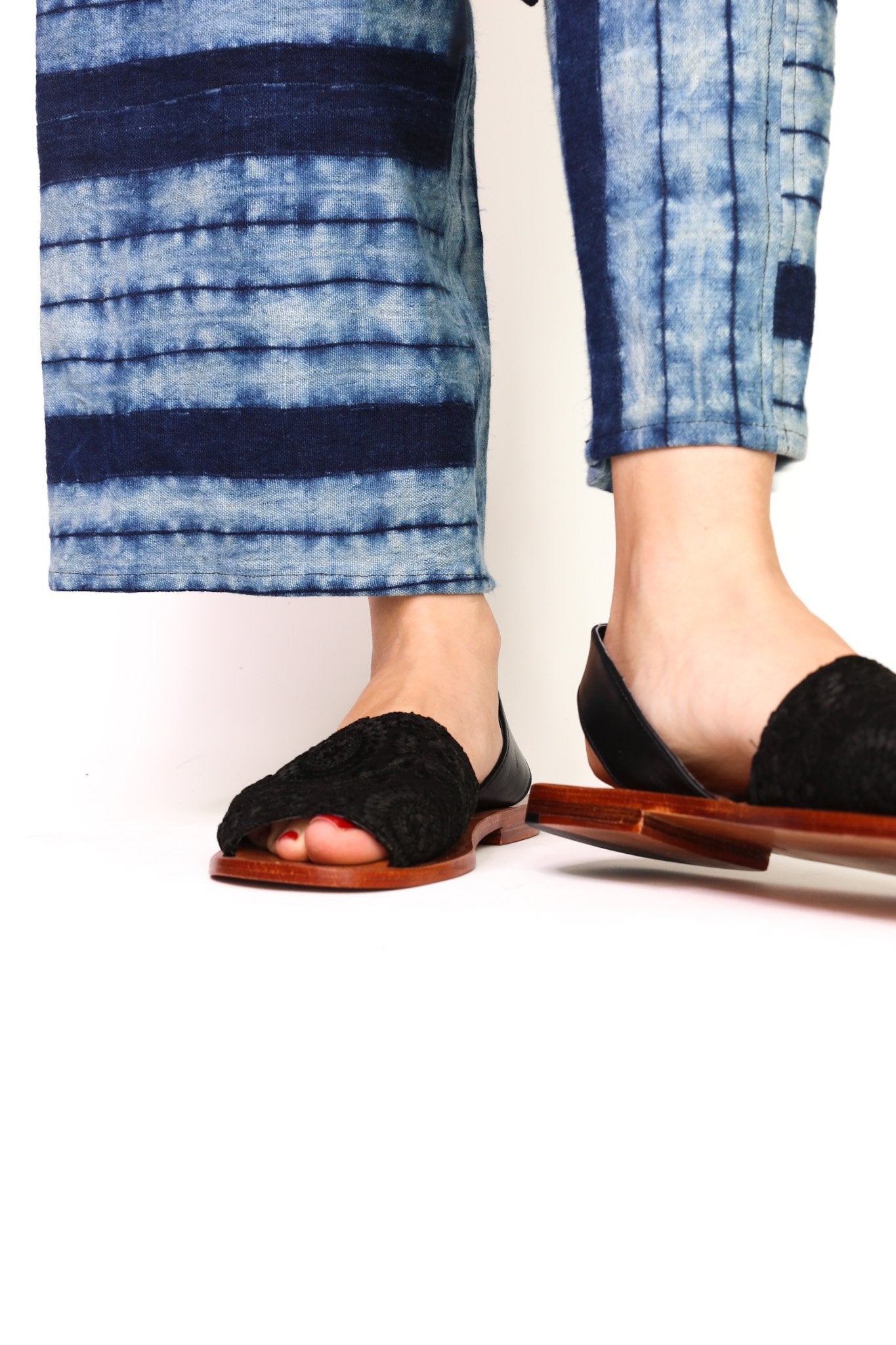 BLACK EMBROIDERED SANDALS DESSA - BANGKOK TAILOR CLOTHING STORE - HANDMADE CLOTHING