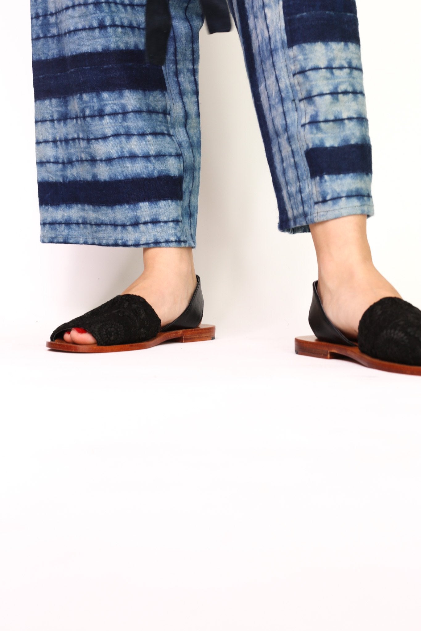 BLACK EMBROIDERED SANDALS DESSA - BANGKOK TAILOR CLOTHING STORE - HANDMADE CLOTHING