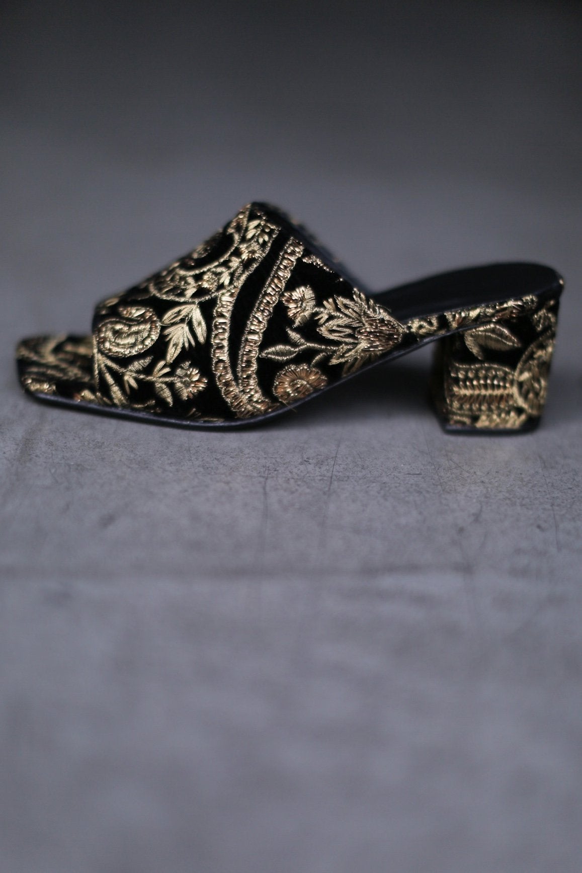BLACK GOLD VELVET EMBROIDERED MULES LULU - BANGKOK TAILOR CLOTHING STORE - HANDMADE CLOTHING